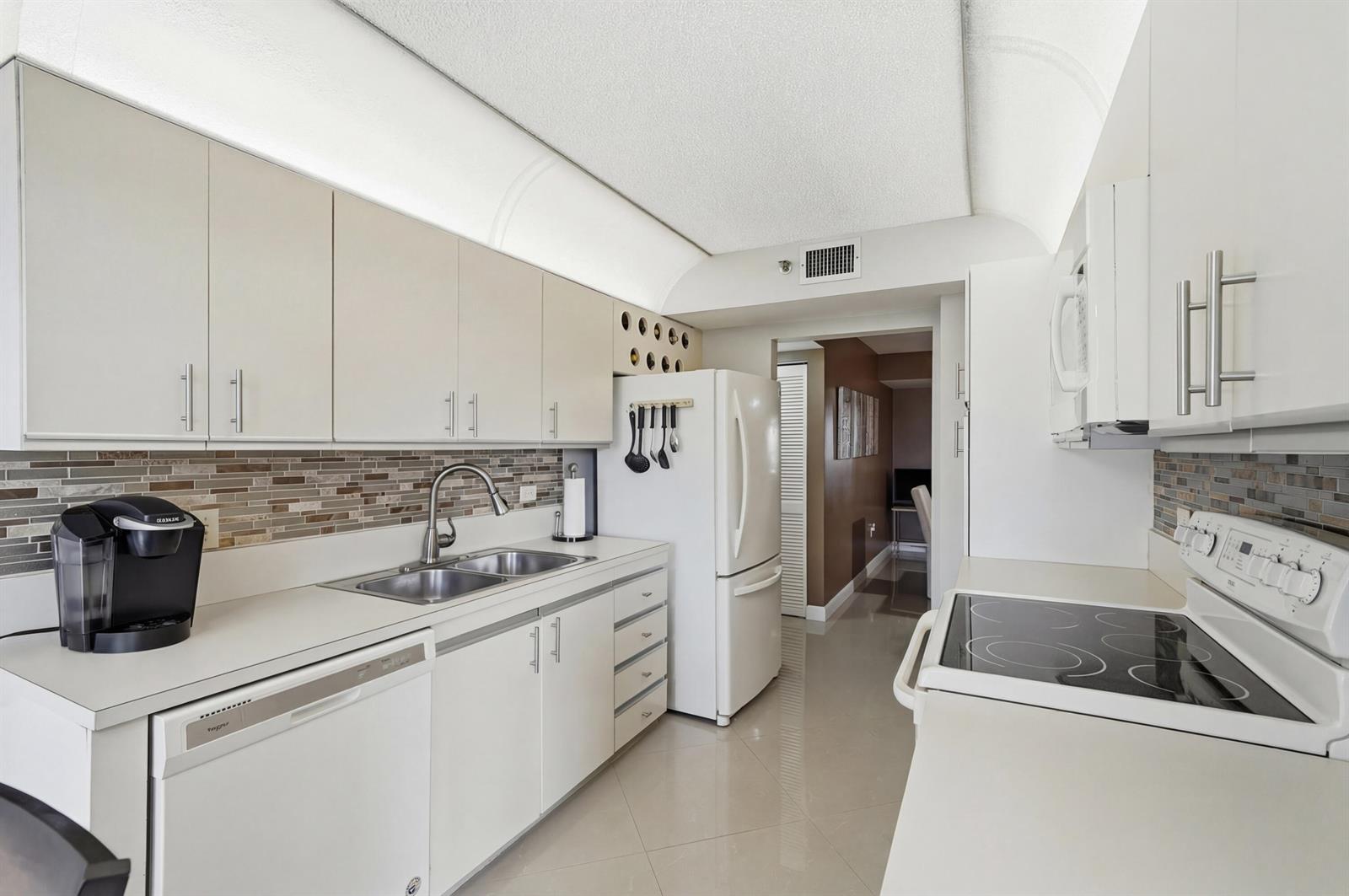 Photo of 1201 Ocean  #506s, Hollywood, Florida, 33019 - 16_dsc02918