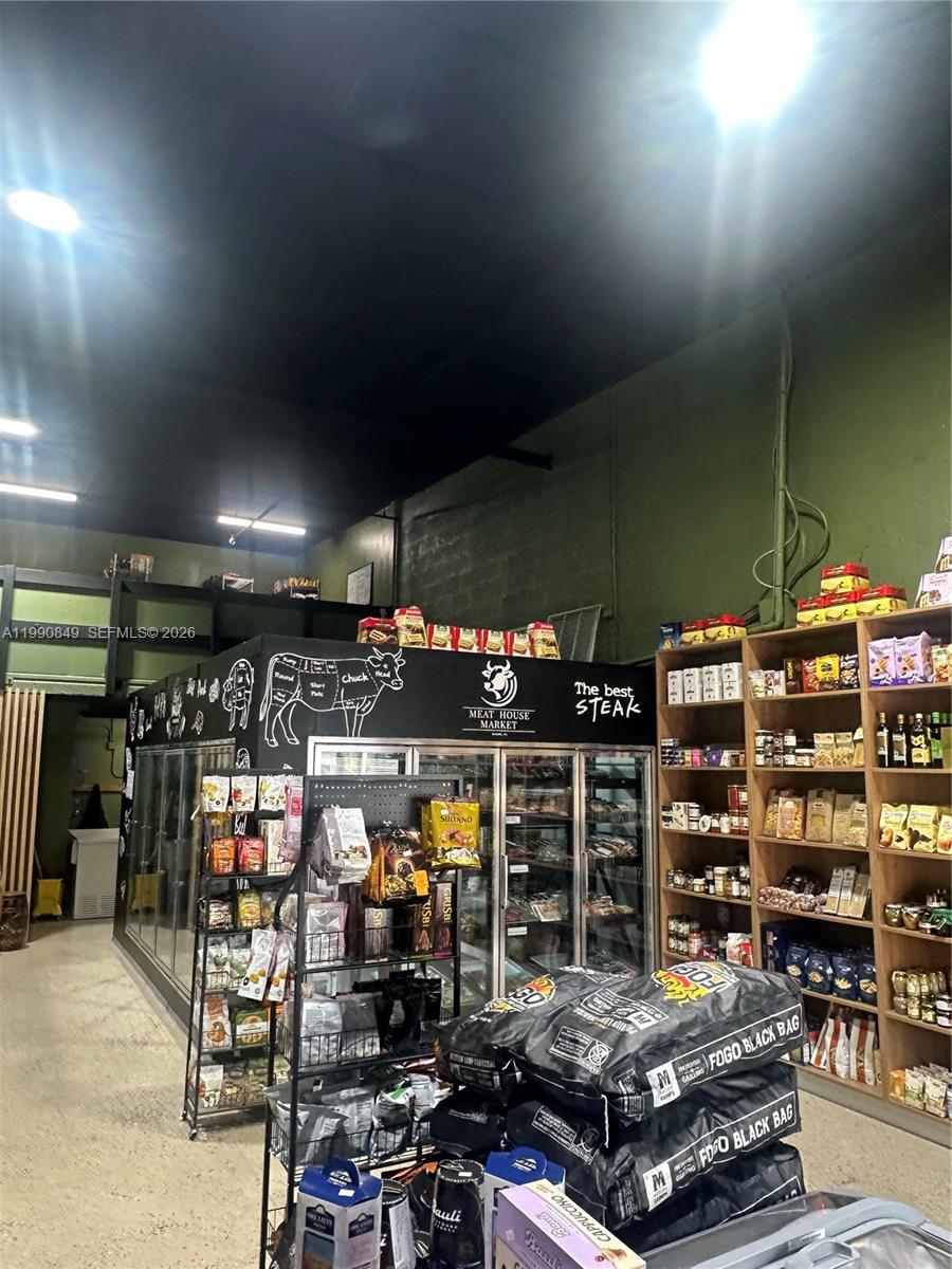   /   sq. ft. $ 2026-03-27 0 foto