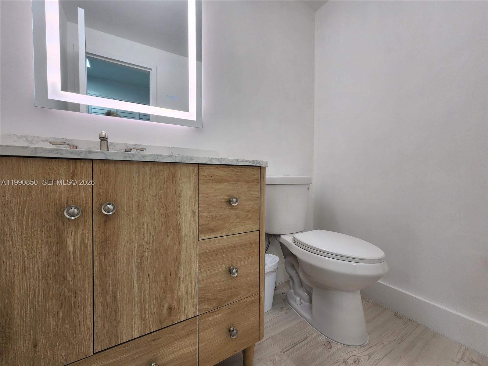 Photo of 3505 Ocean Dr #515, Hollywood, Florida, 33019 - Guest Half Bath