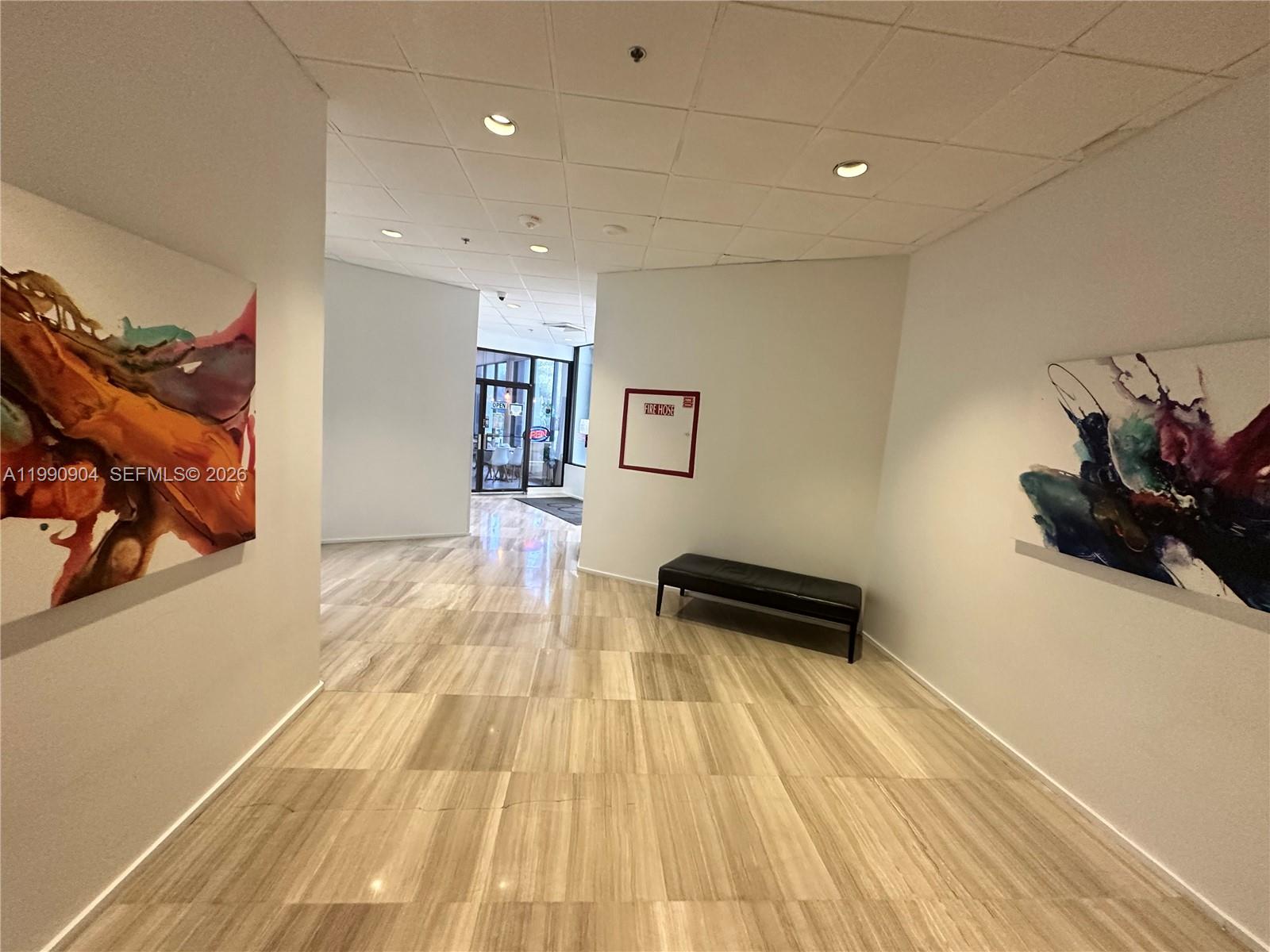 See details 911 1 / 2 991 sq. ft. $ 2026-03-28 0 Photo