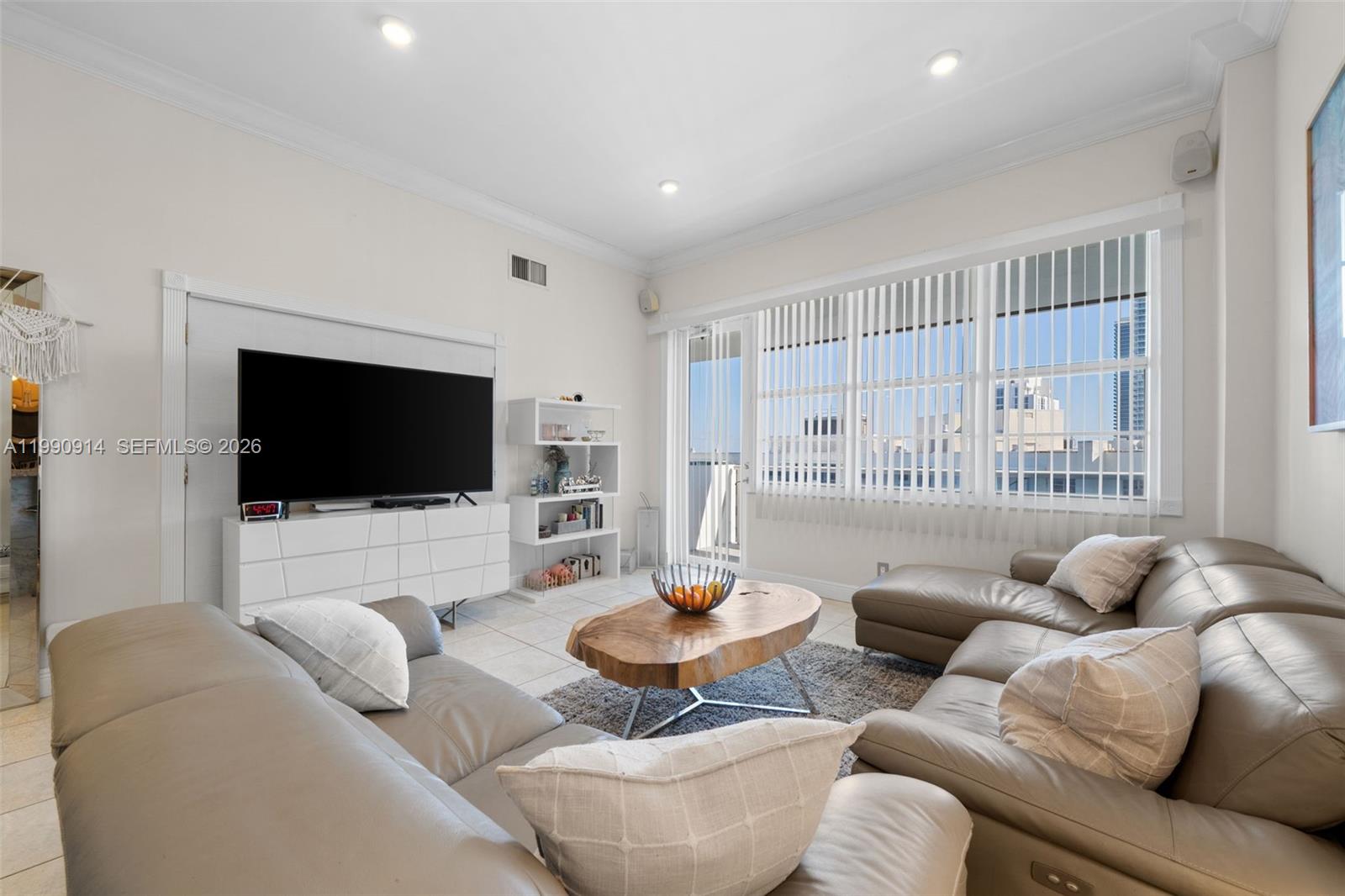 Photo of 3725 Ocean Dr  #PH18, Hollywood, Florida, 33019 - 