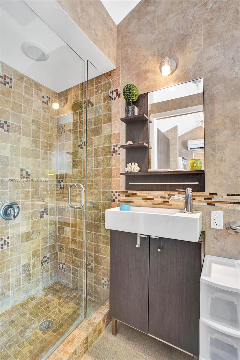   /   sq. ft. $ 2026-03-28 0 foto