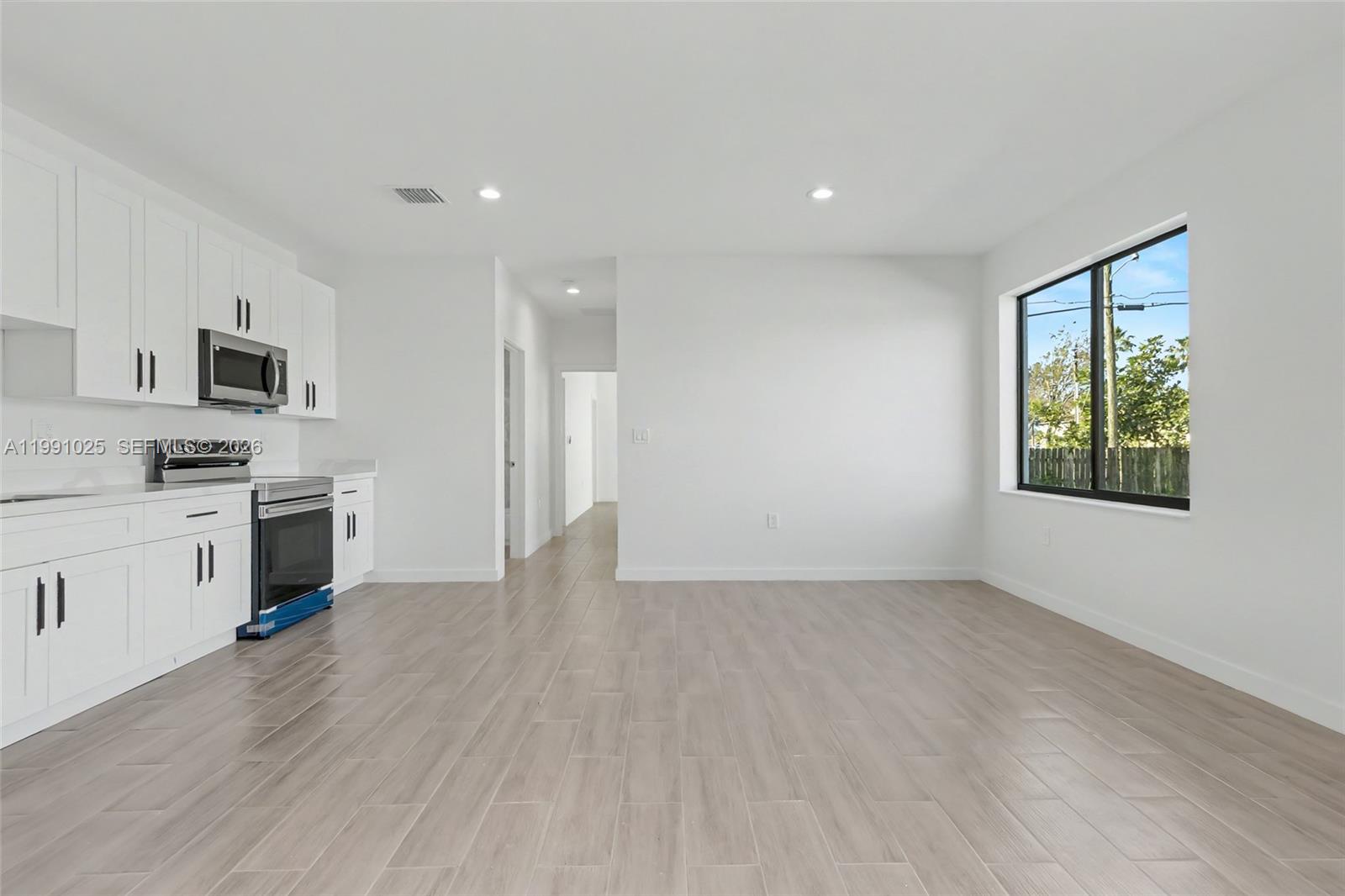   /  2713 кв.футов $ 2026-03-28 0 Фото