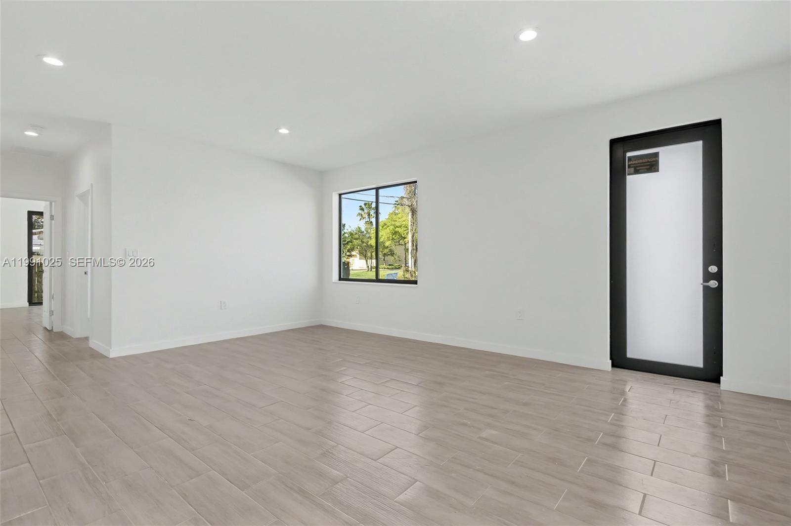   /  2713 кв.футов $ 2026-03-28 0 Фото