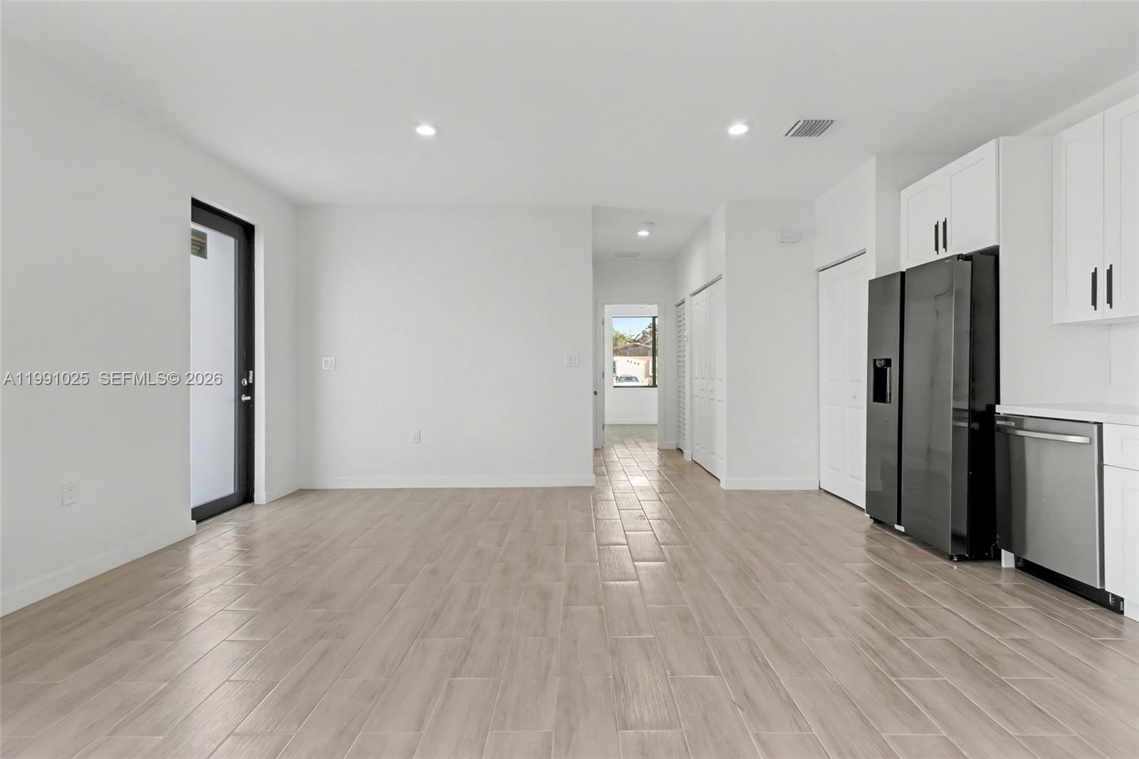   /  2713 кв.футов $ 2026-03-28 0 Фото