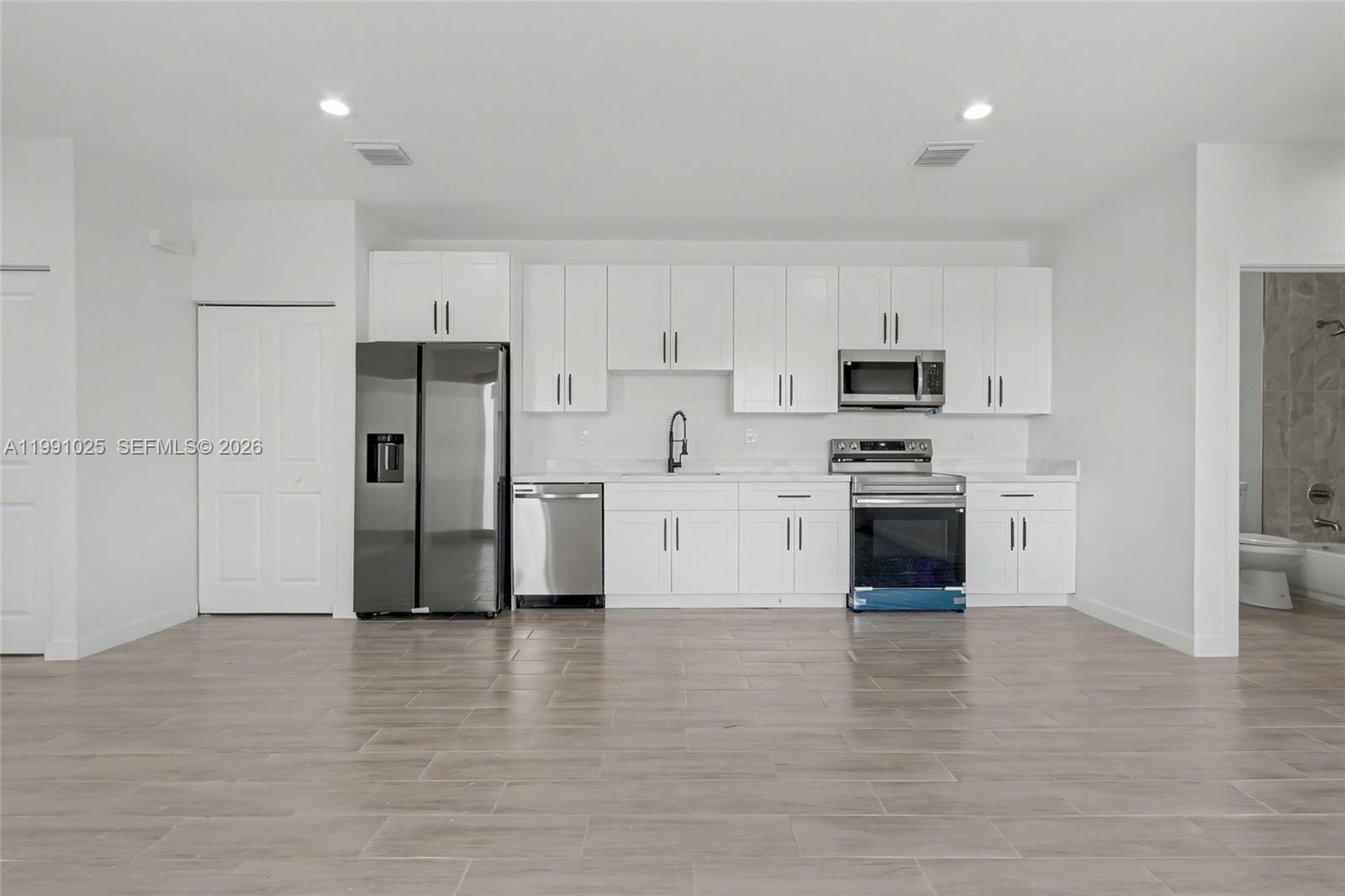   /  2713 кв.футов $ 2026-03-28 0 Фото