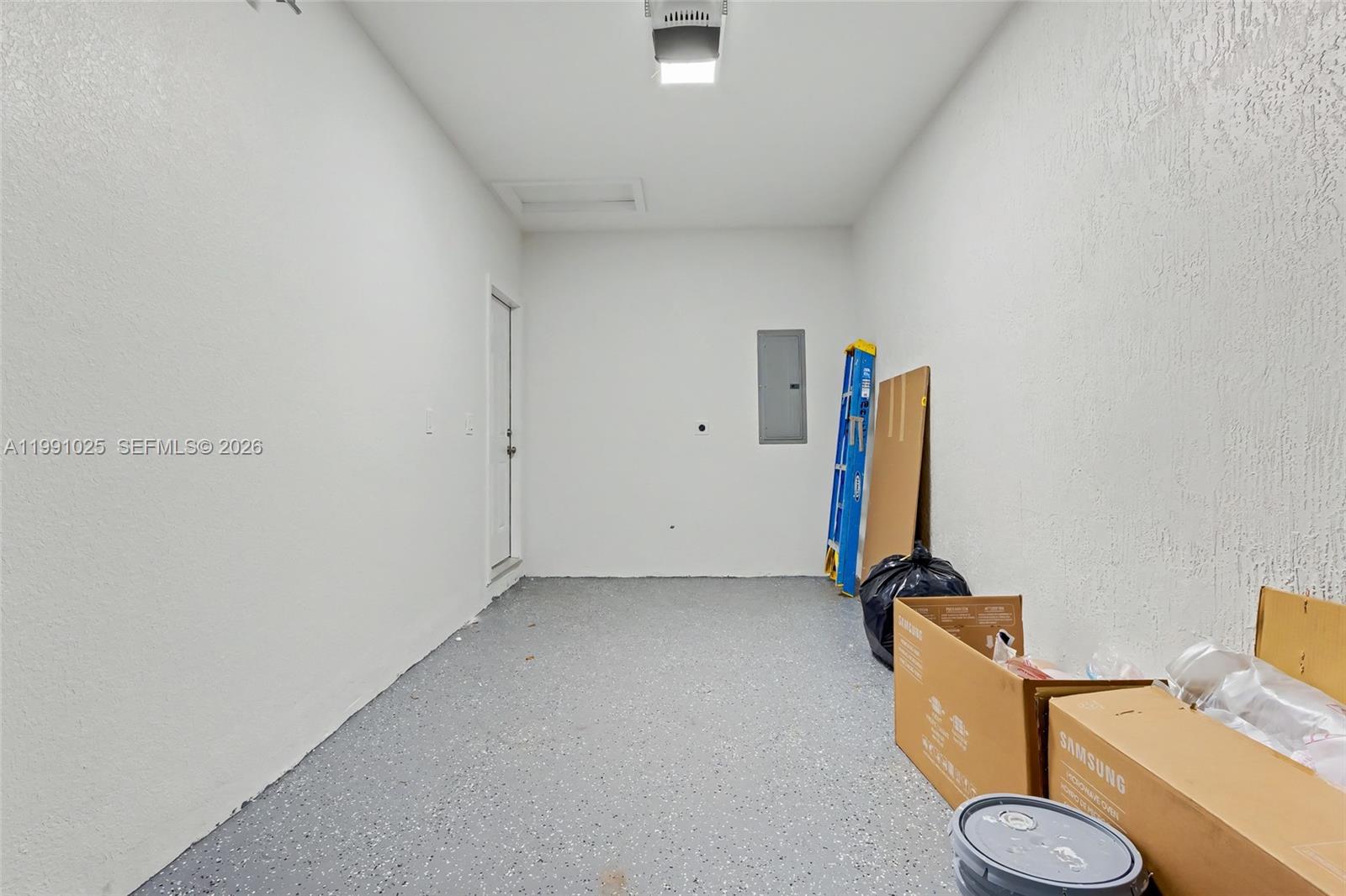   /  2713 кв.футов $ 2026-03-28 0 Фото