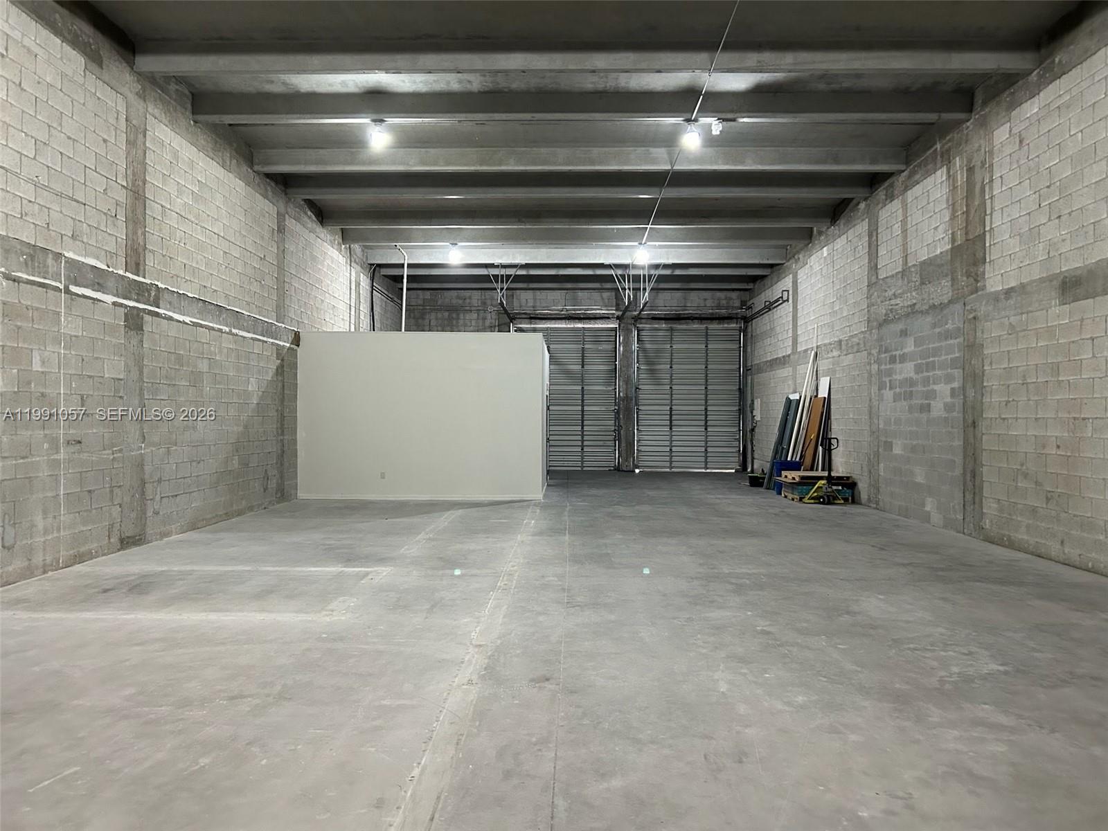 11  /   sq. ft. $ 2026-03-28 0 Photo