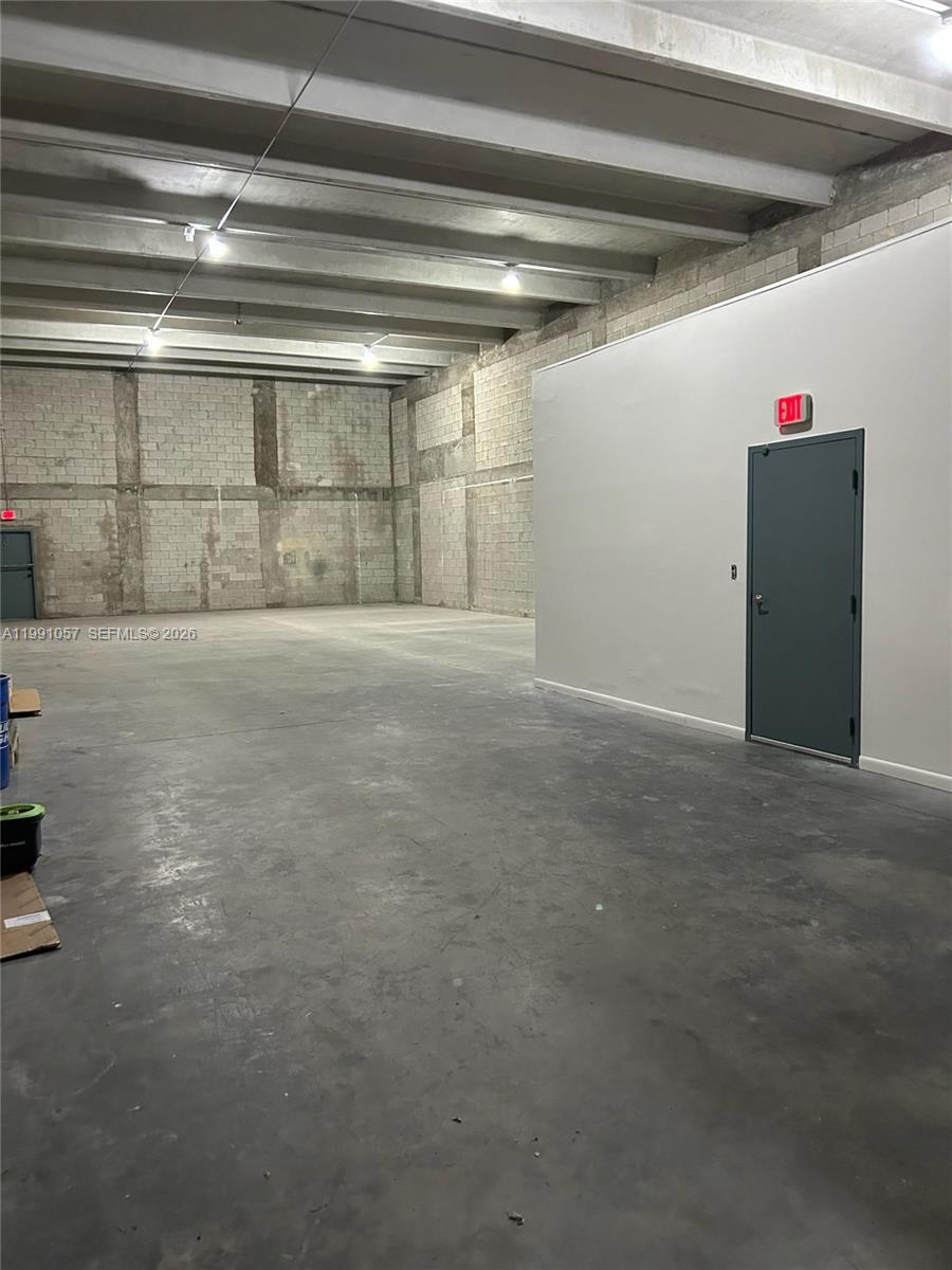 11  /   sq. ft. $ 2026-03-28 0 Photo