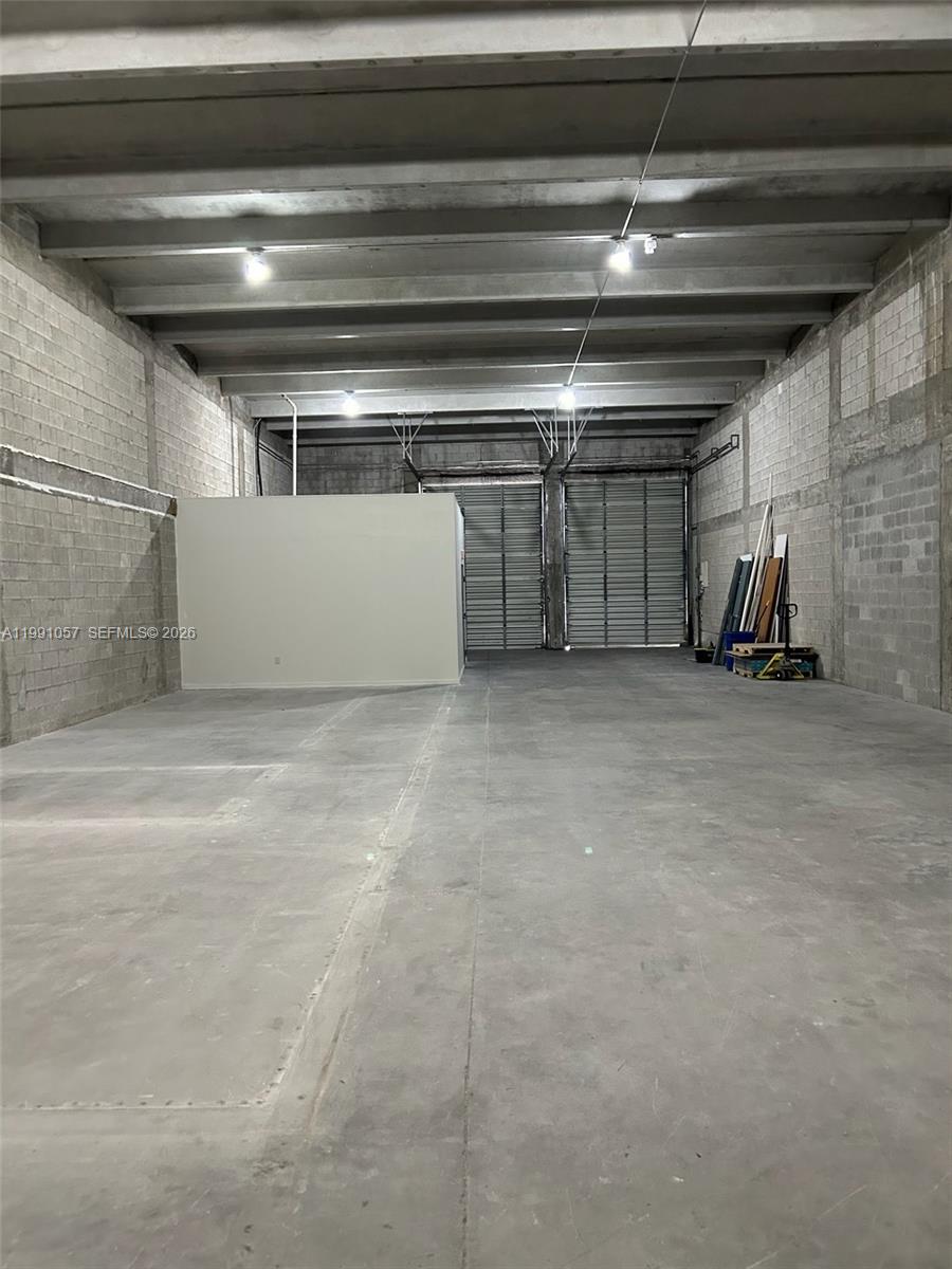 11  /   sq. ft. $ 2026-03-28 0 Photo