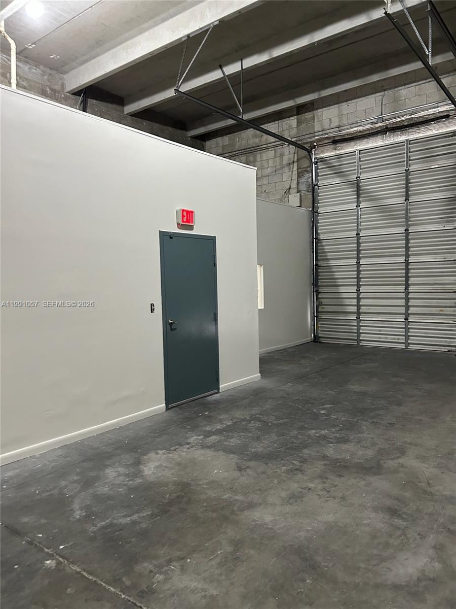 11  /   sq. ft. $ 2026-03-28 0 Photo