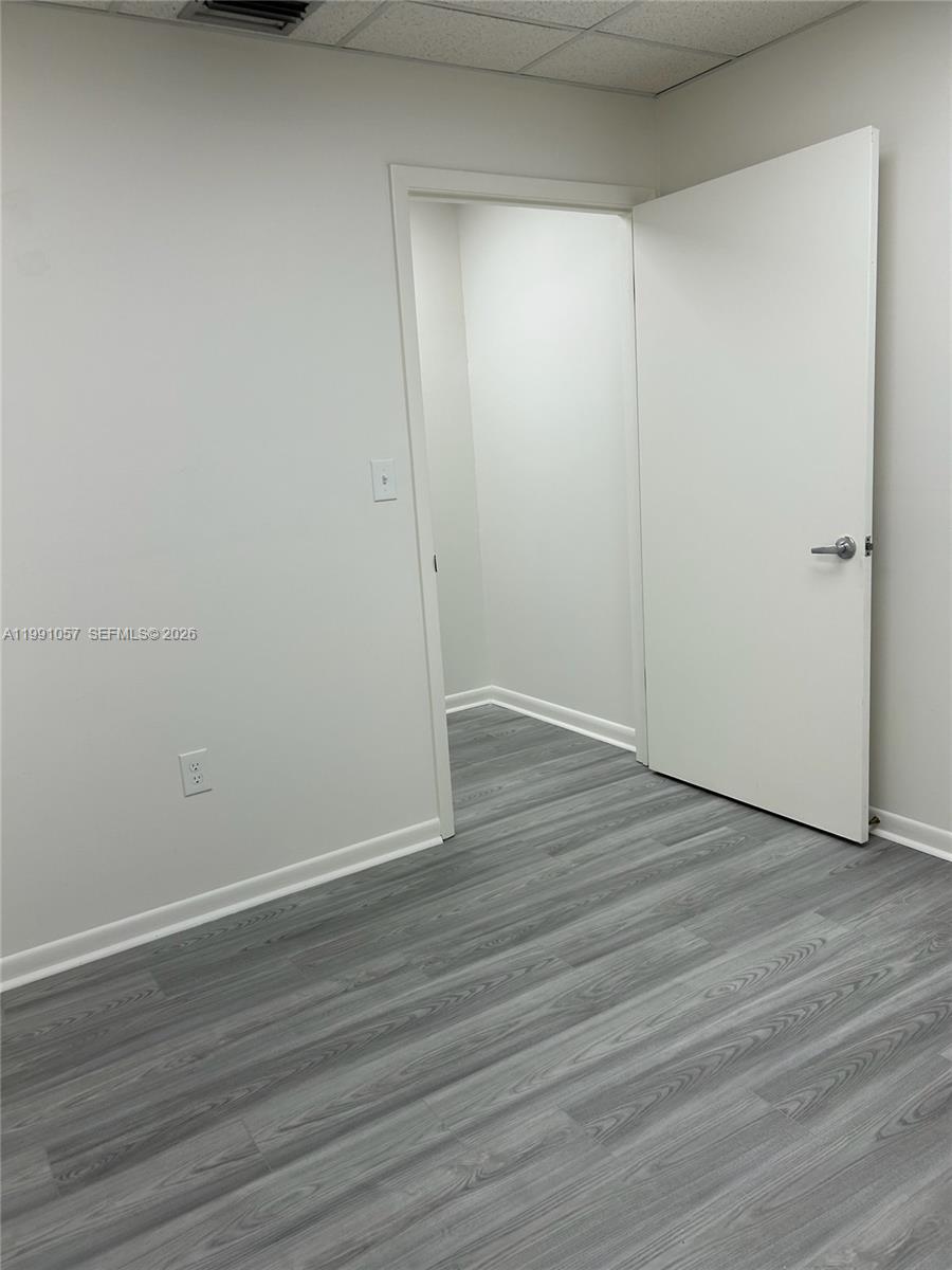 11  /   sq. ft. $ 2026-03-28 0 Photo