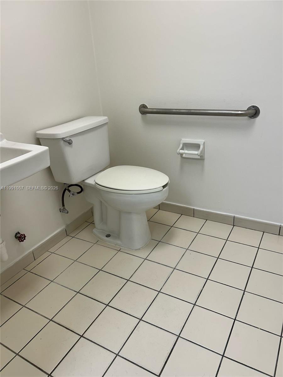 11  /   sq. ft. $ 2026-03-28 0 Photo