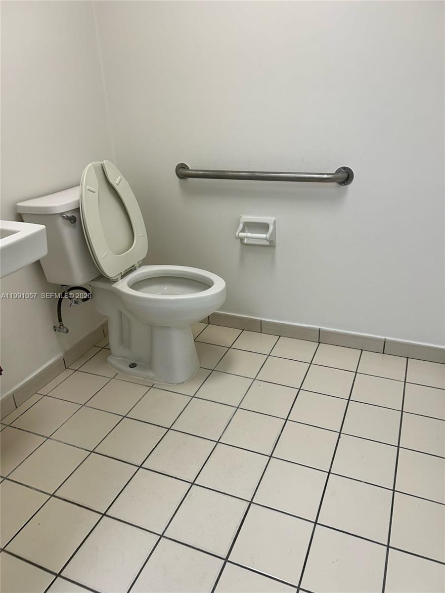 11  /   sq. ft. $ 2026-03-28 0 Photo