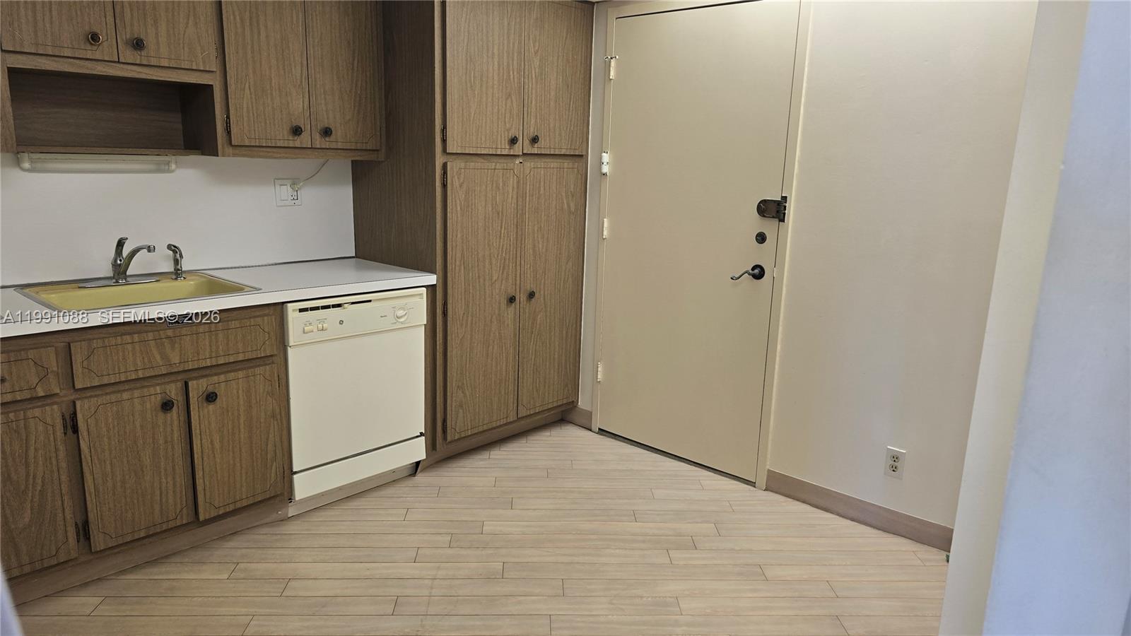 Photo of 1600 Ocean Dr #15J, Hollywood, Florida, 33019 -