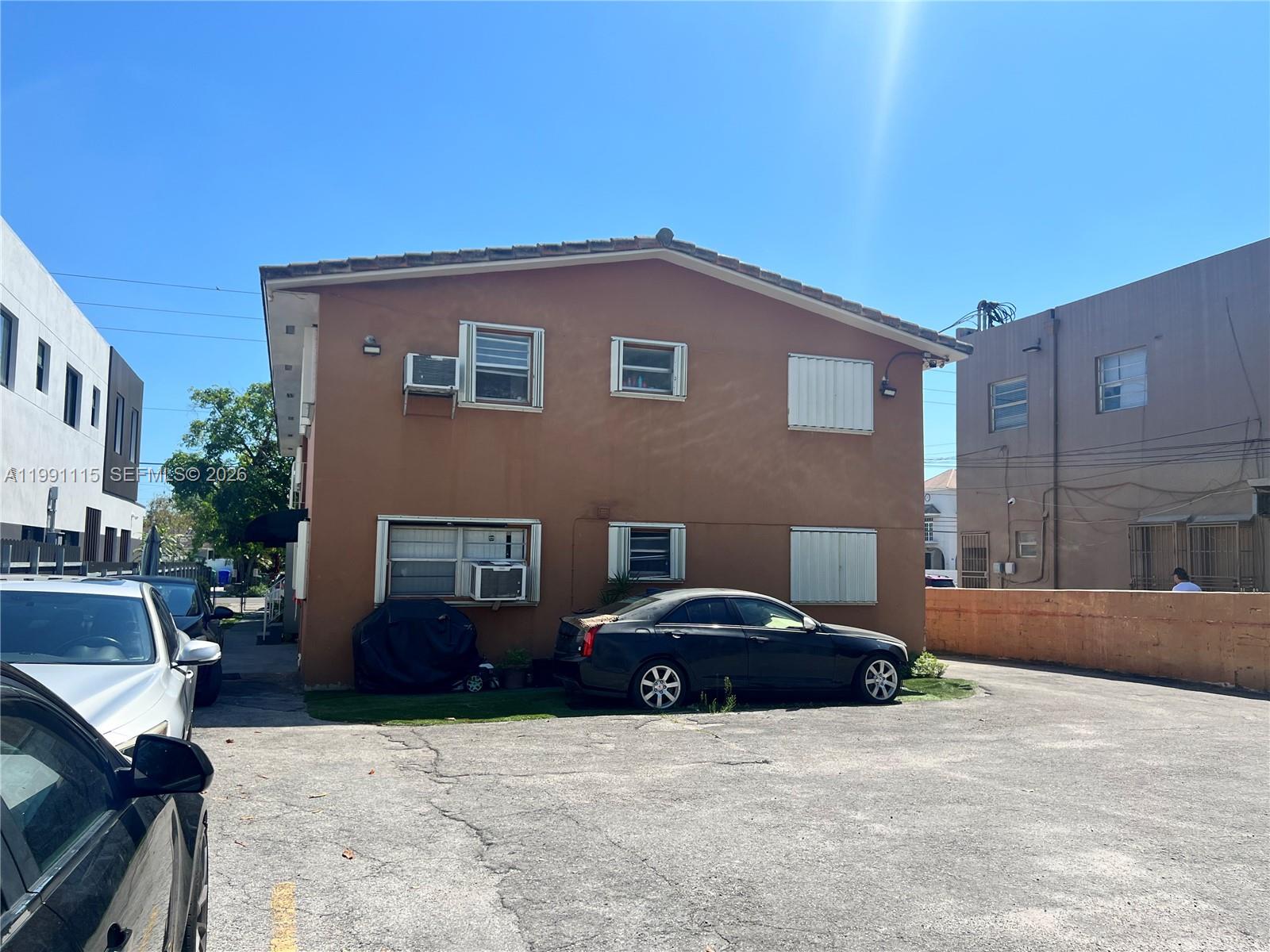   /   кв.футов $ 2026-03-29 0 Фото