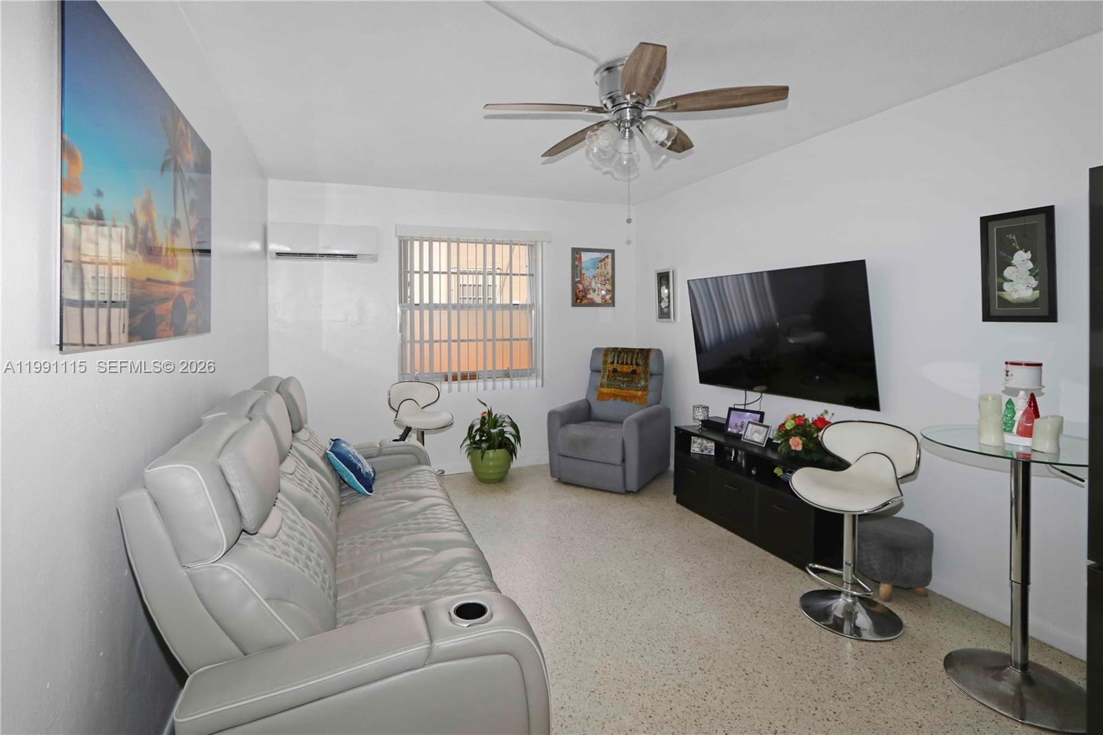   /   кв.футов $ 2026-03-29 0 Фото