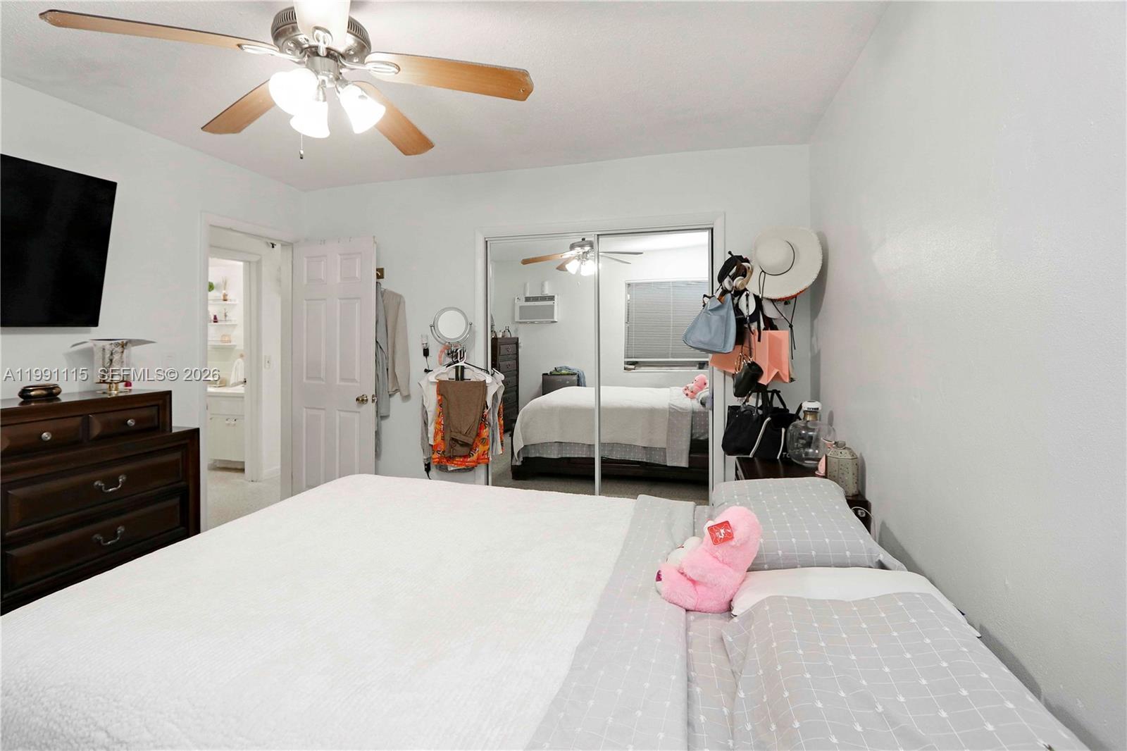   /   кв.футов $ 2026-03-29 0 Фото