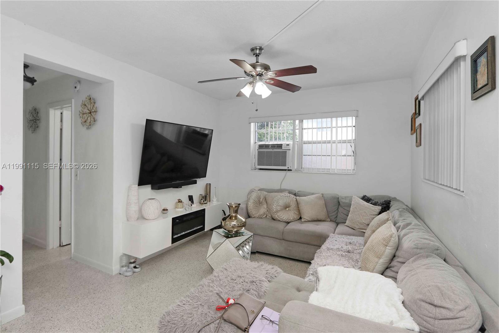   /   кв.футов $ 2026-03-29 0 Фото