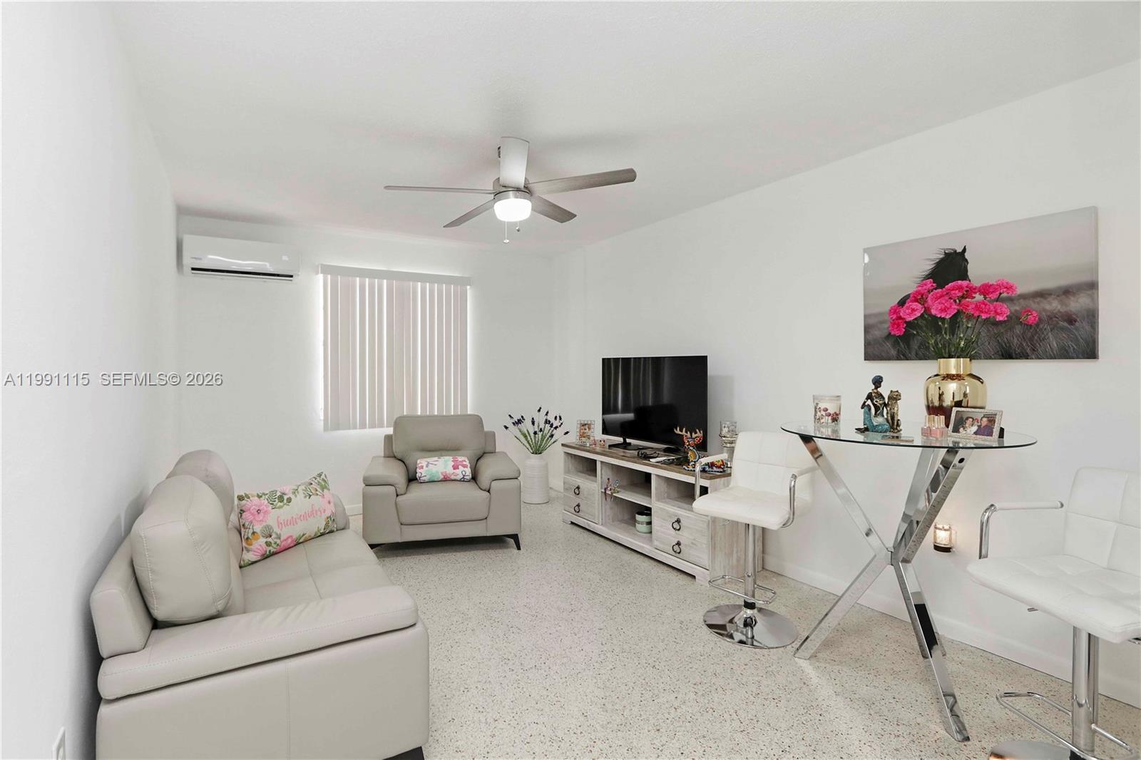   /   кв.футов $ 2026-03-29 0 Фото