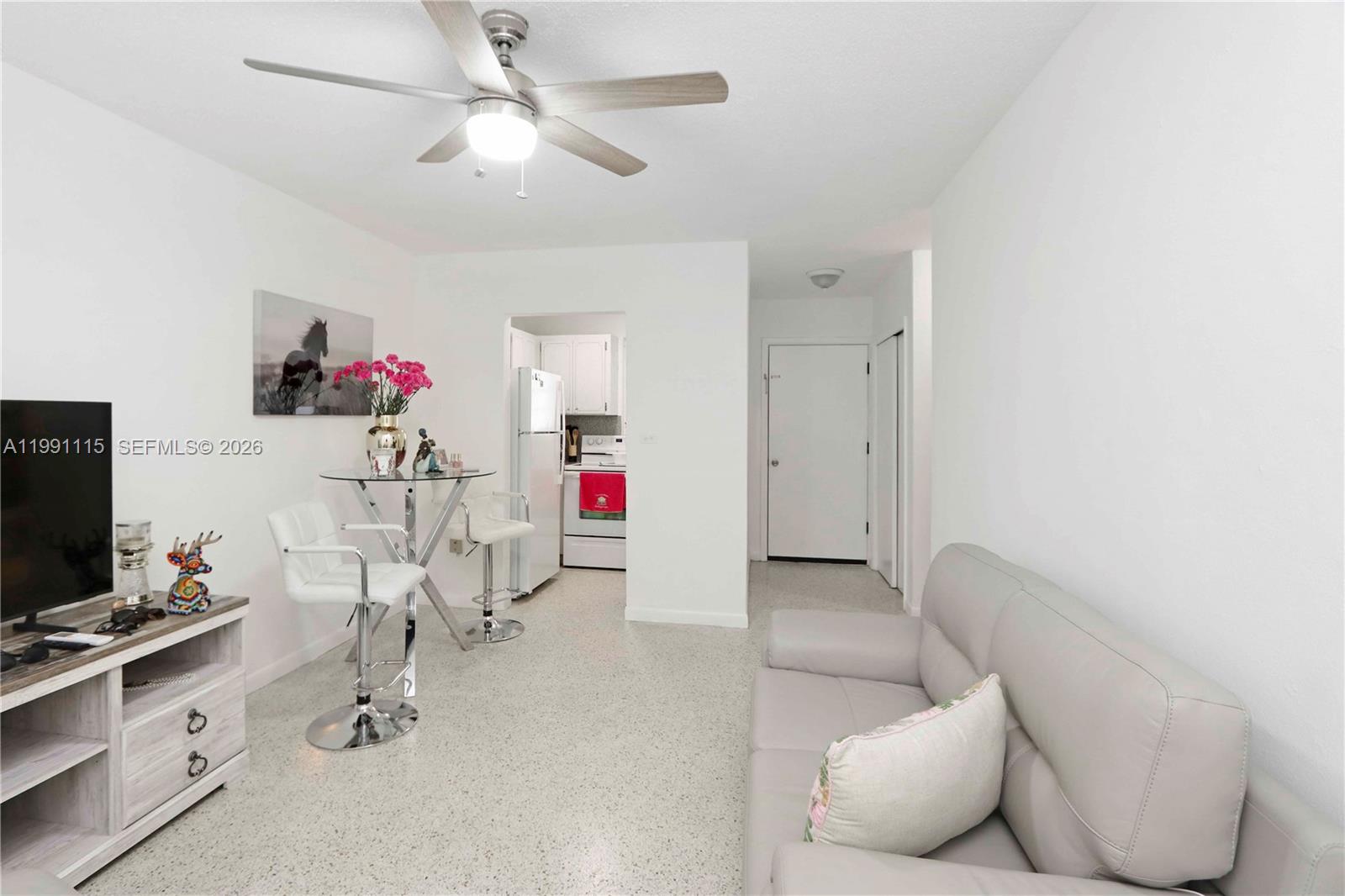   /   кв.футов $ 2026-03-29 0 Фото