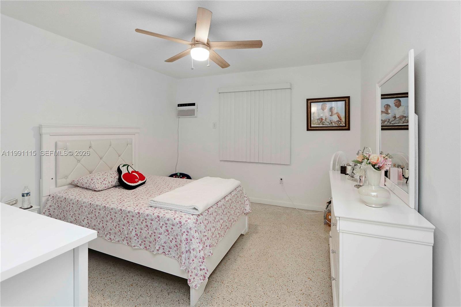   /   кв.футов $ 2026-03-29 0 Фото