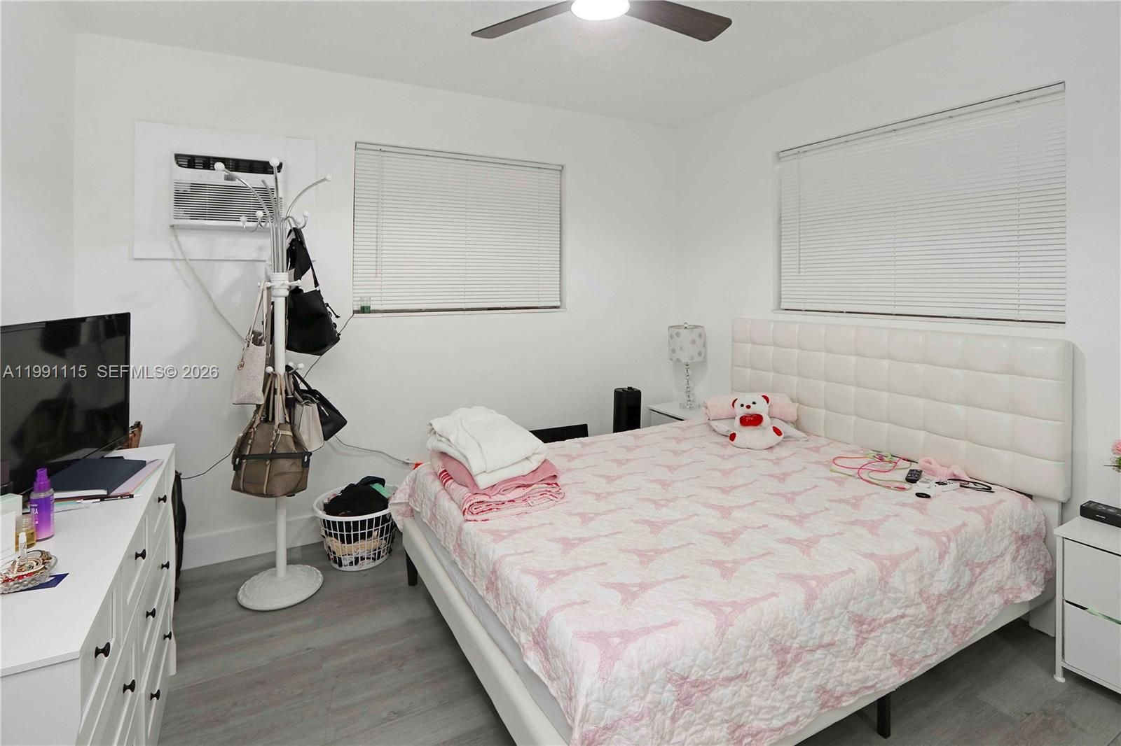   /   кв.футов $ 2026-03-29 0 Фото