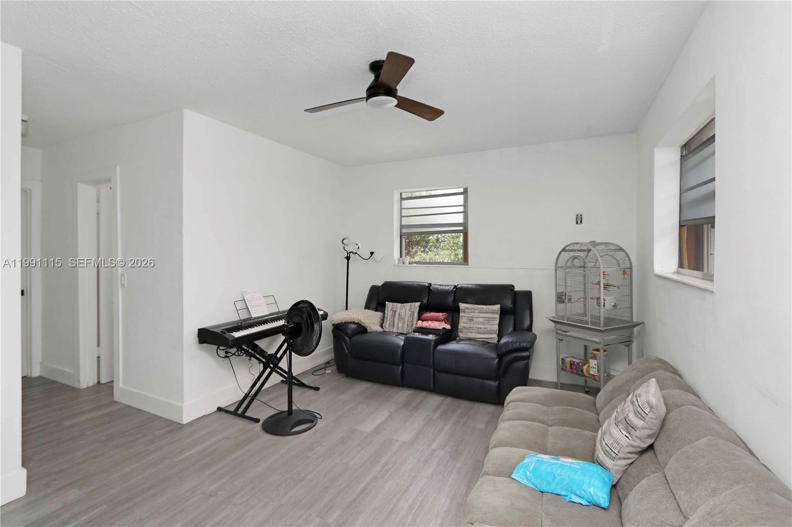   /   кв.футов $ 2026-03-29 0 Фото