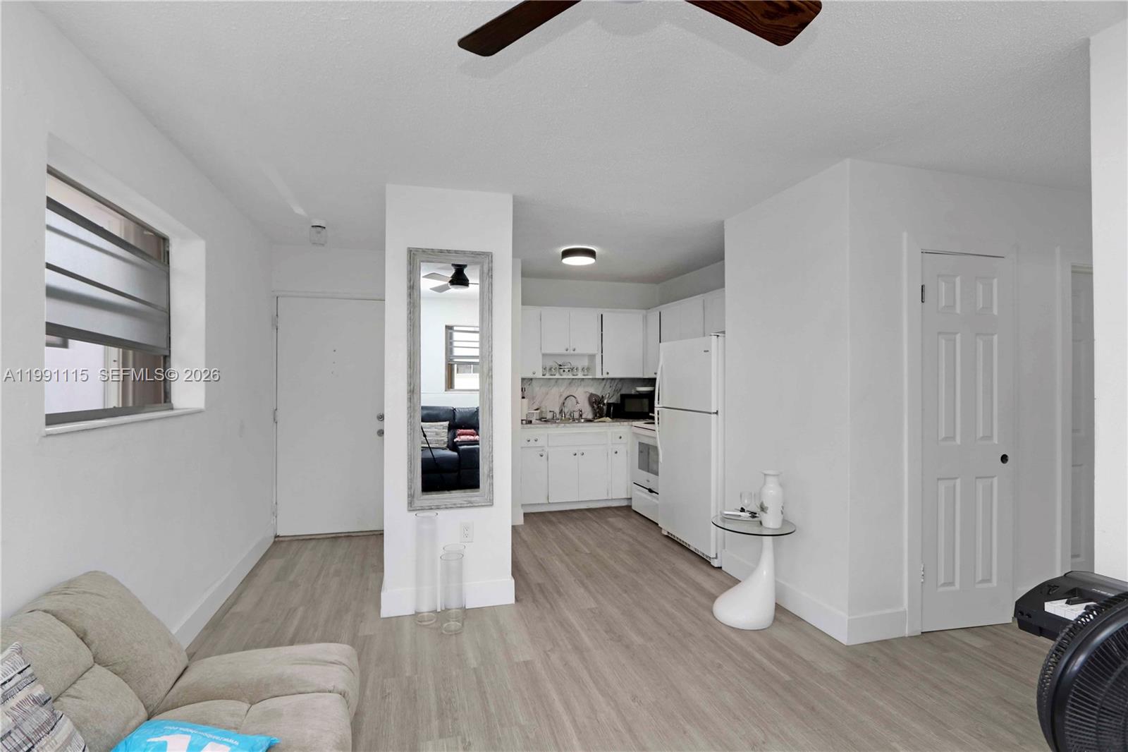   /   кв.футов $ 2026-03-29 0 Фото