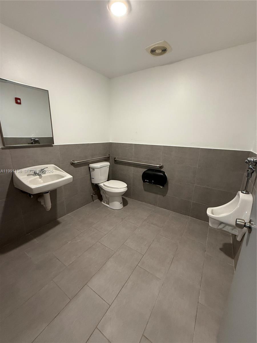   /   sq. ft. $ 2026-03-29 0 foto