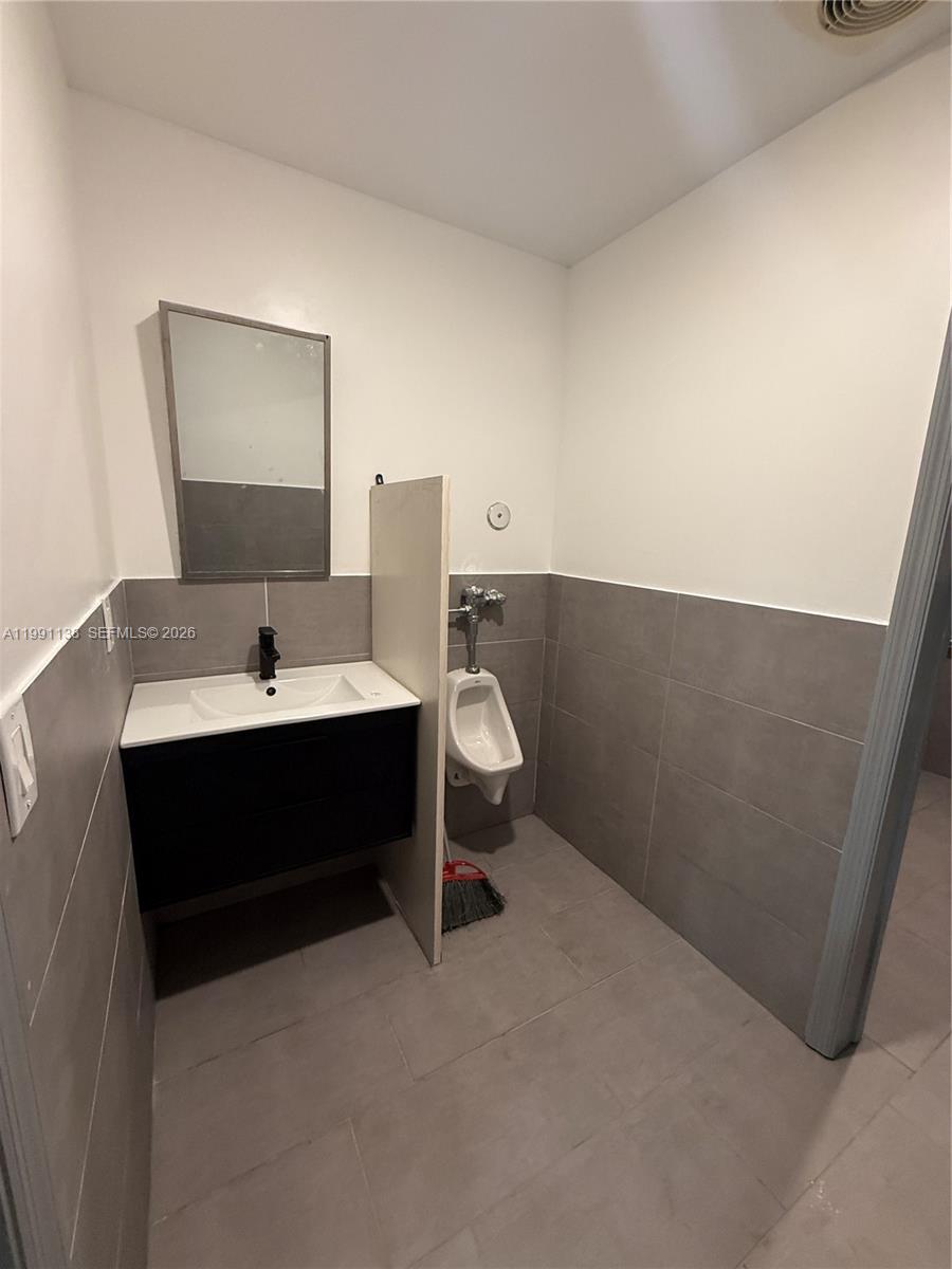   /   sq. ft. $ 2026-03-29 0 foto