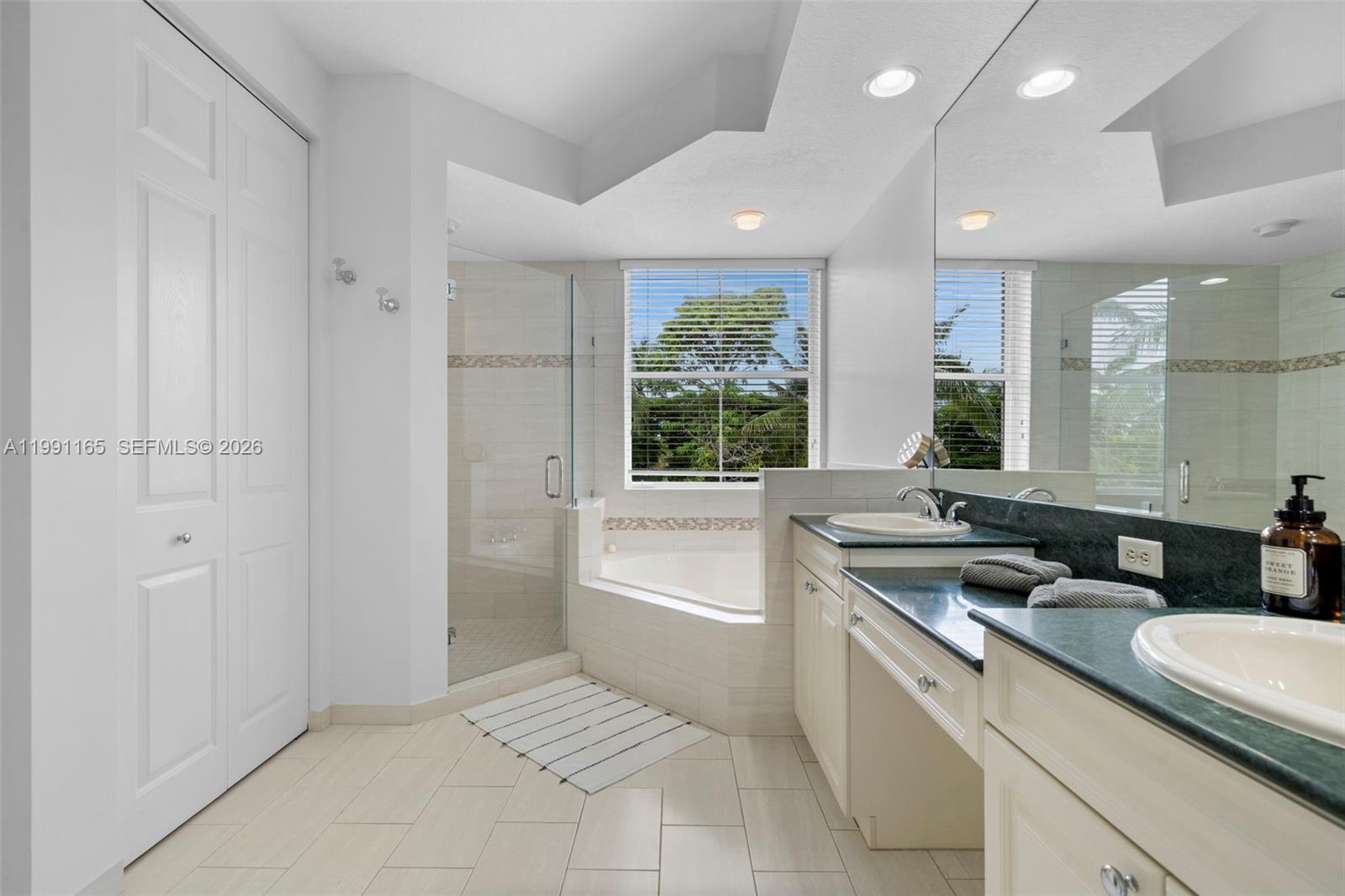 Photo of 896 Spinnaker Dr W  (896), Hollywood, Florida, 33019 - 