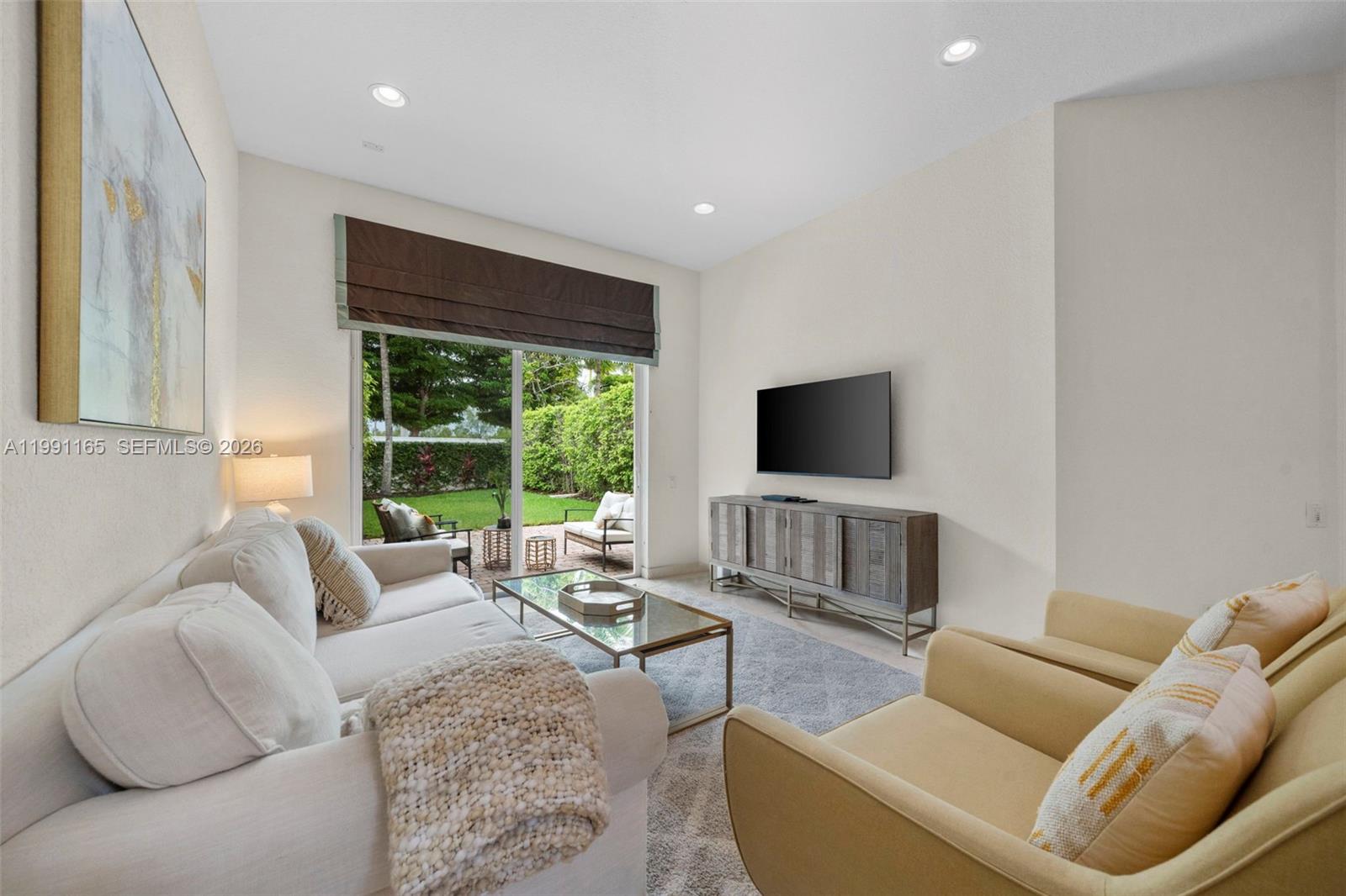 Photo of 896 Spinnaker Dr W  (896), Hollywood, Florida, 33019 - 