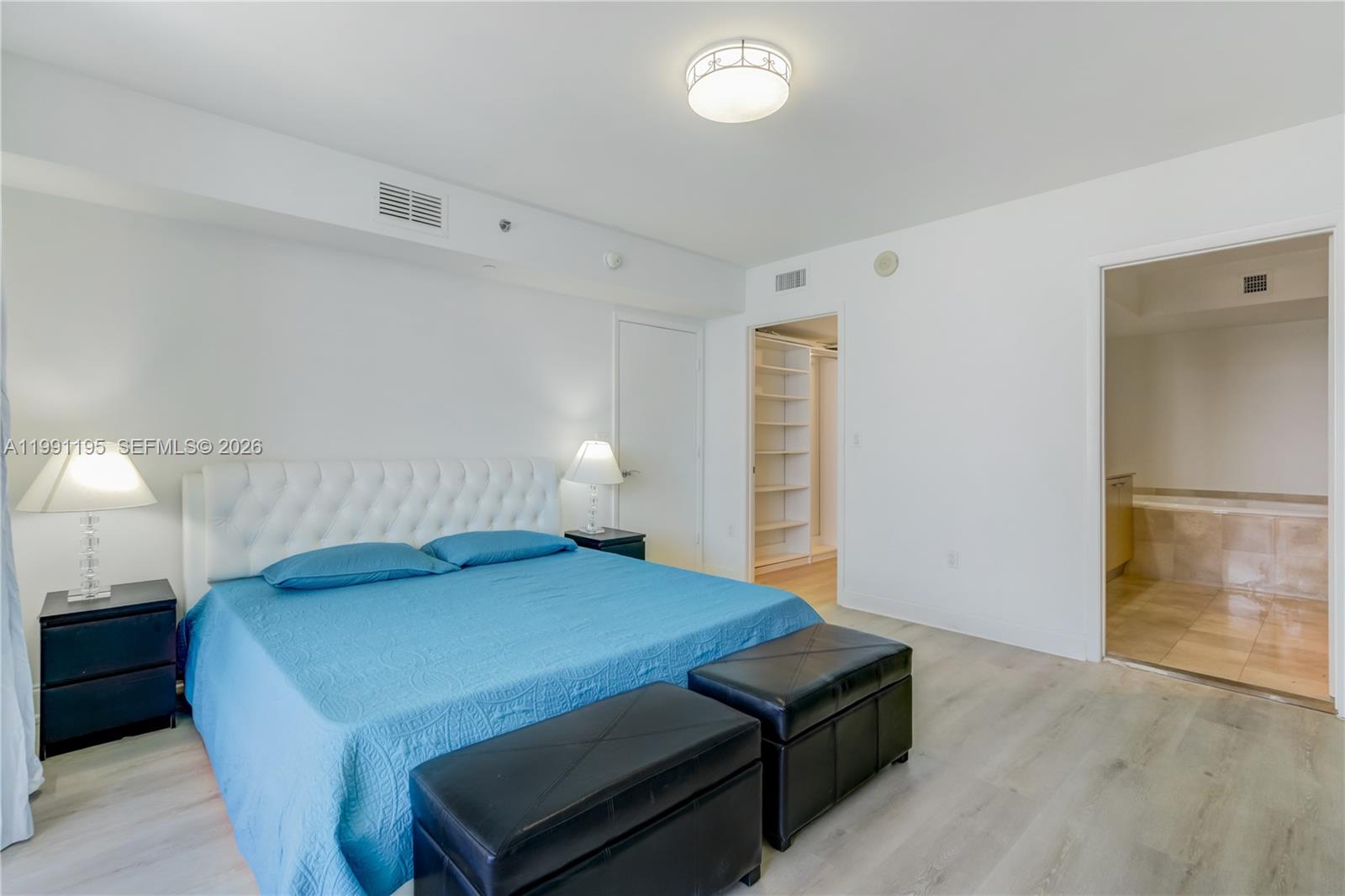 3804 3 / 3 1675 sq. ft. $ 2026-03-29 0 foto