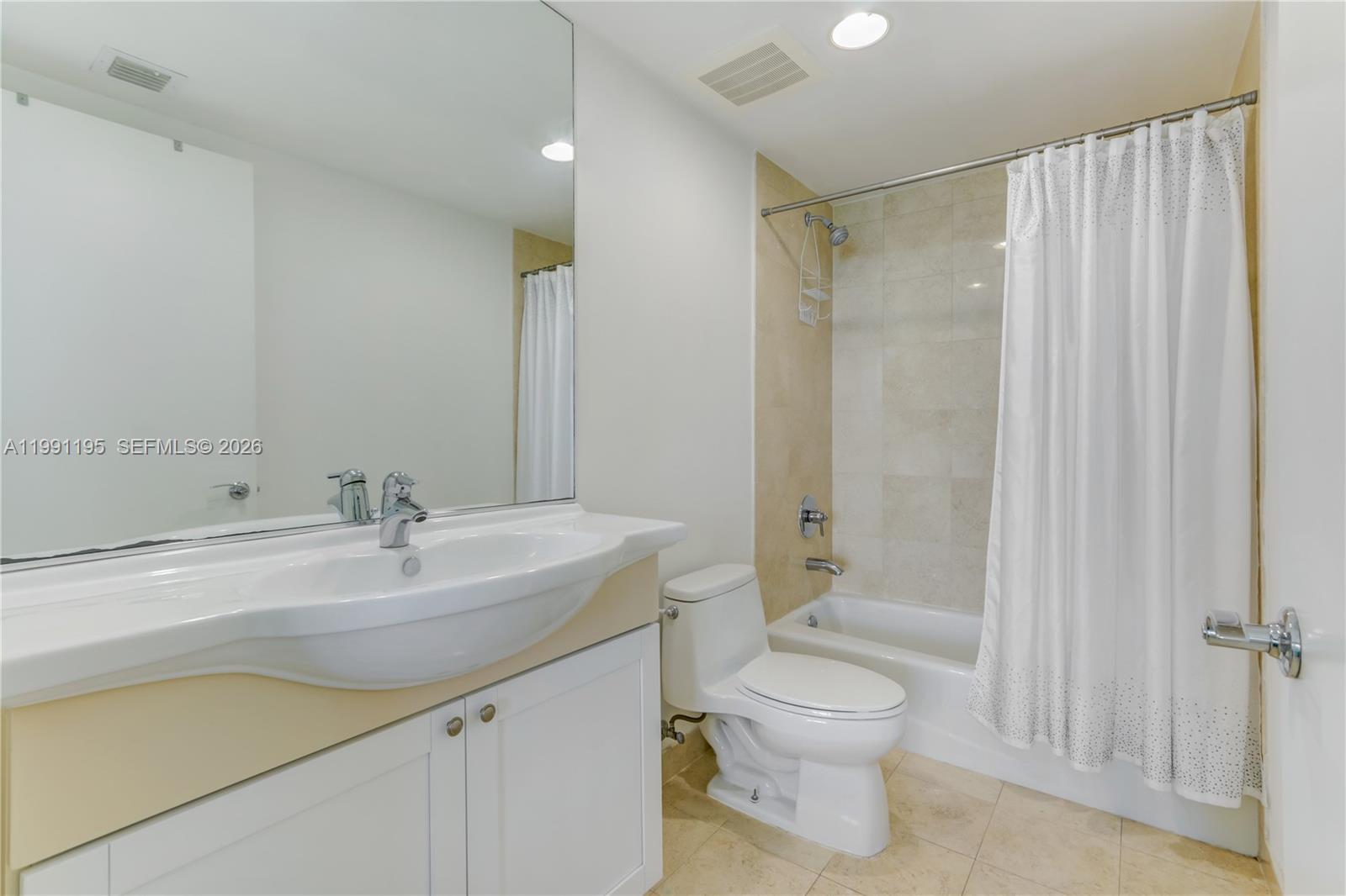 3804 3 / 3 1675 sq. ft. $ 2026-03-29 0 foto