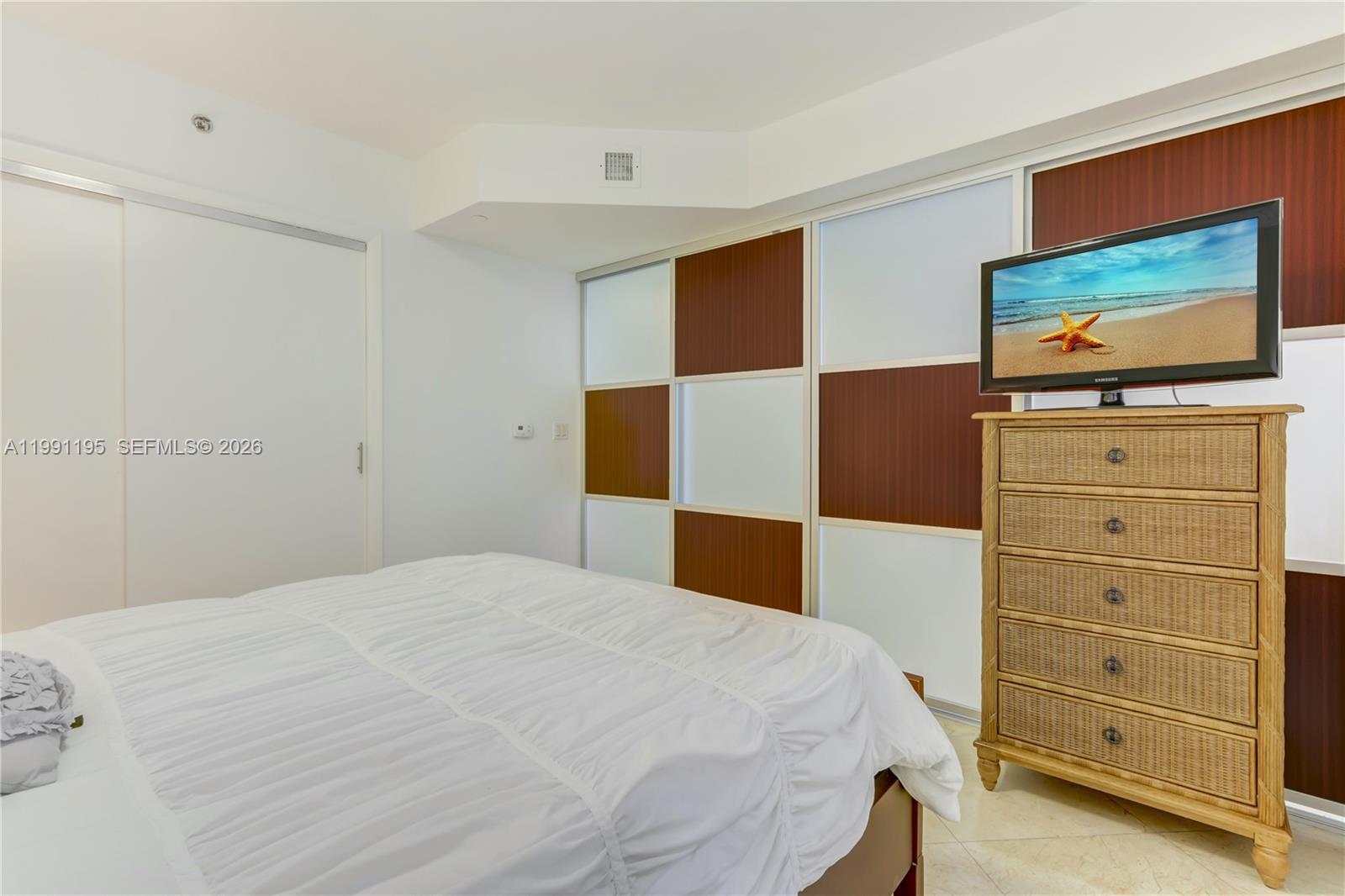 3804 3 / 3 1675 sq. ft. $ 2026-03-29 0 foto