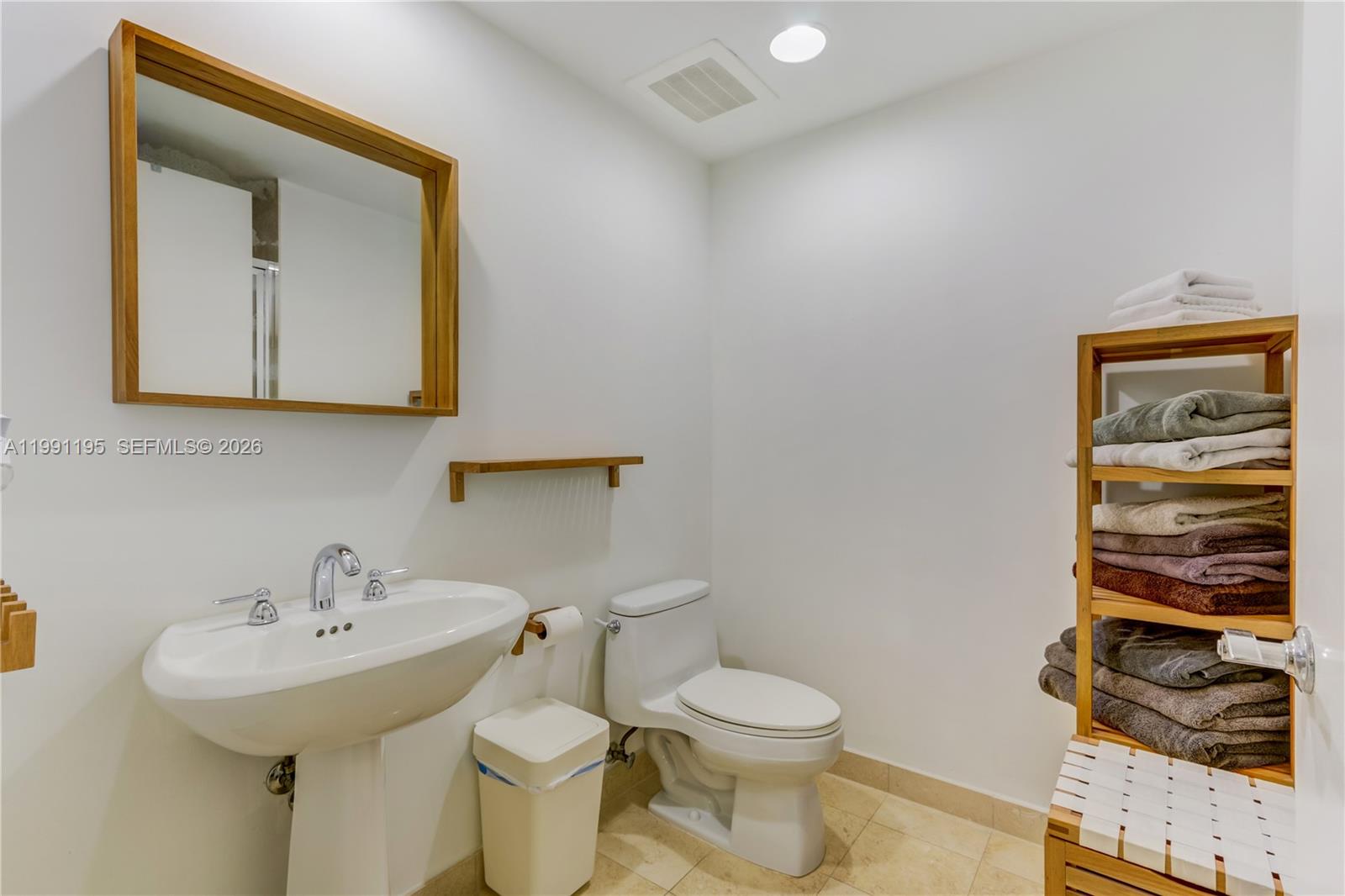 3804 3 / 3 1675 sq. ft. $ 2026-03-29 0 foto