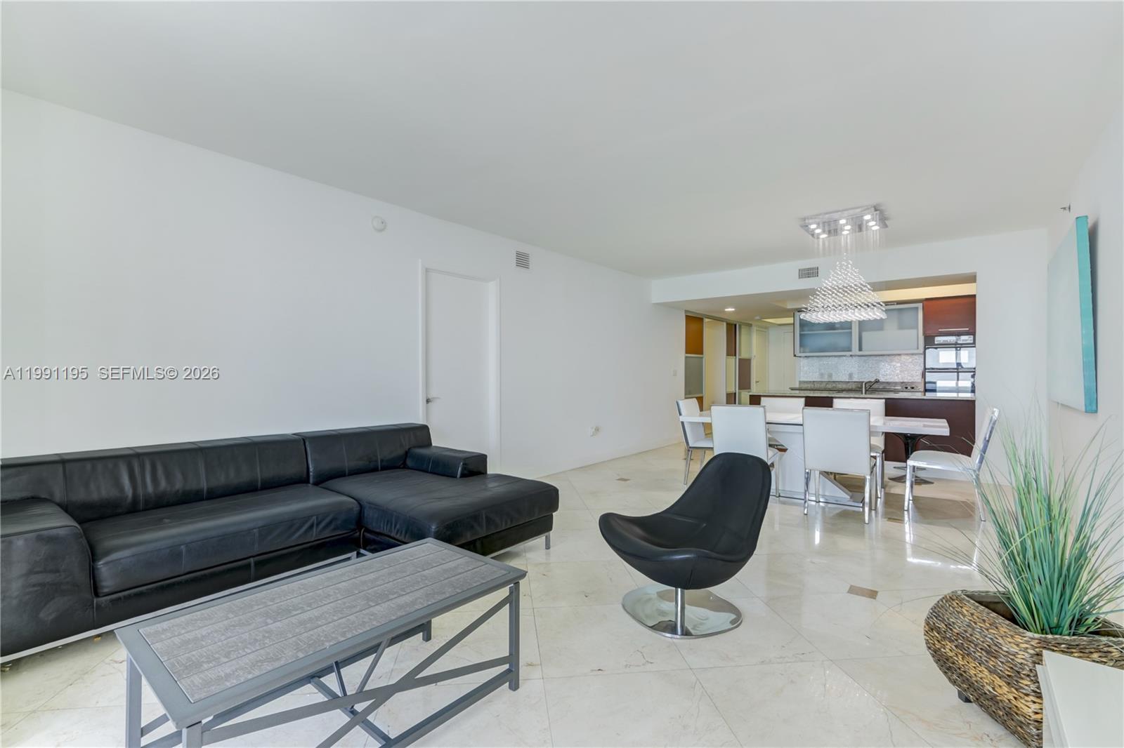 3804 3 / 3 1675 sq. ft. $ 2026-03-29 0 foto
