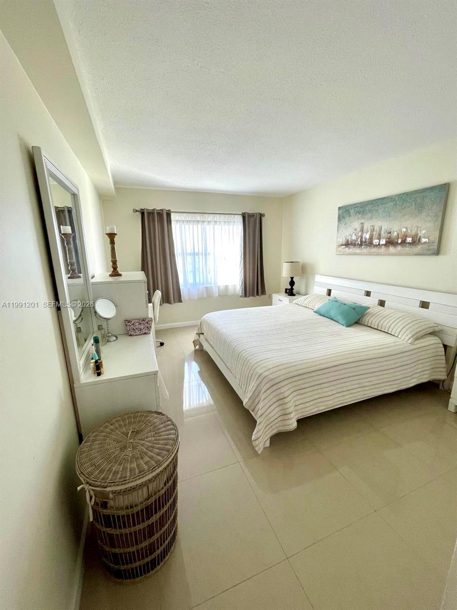 Photo of 400 Kings Point Dr  #1420, Sunny Isles Beach, Florida, 33160 - 