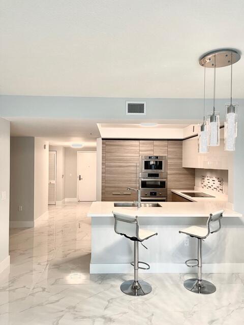 Ver detalles 5-703 2 / 3 1524 sq. ft. $ 2026-04-15 0 foto