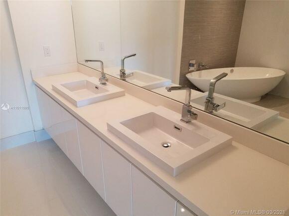 Ver detalles 5-703 2 / 3 1524 sq. ft. $ 2026-04-15 0 foto