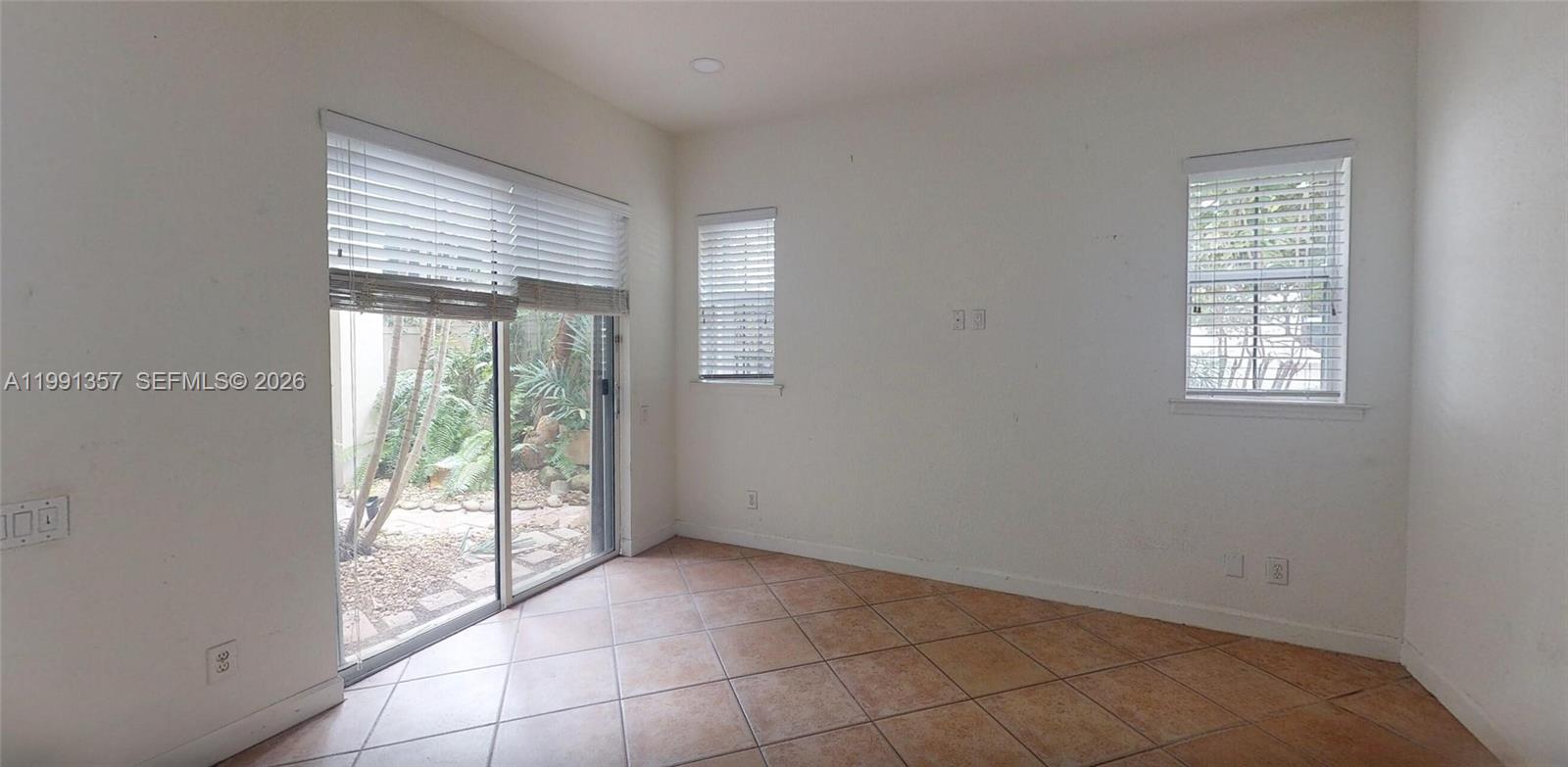 Photo of 949 Harbor Vw N  (949), Hollywood, Florida, 33019 - 