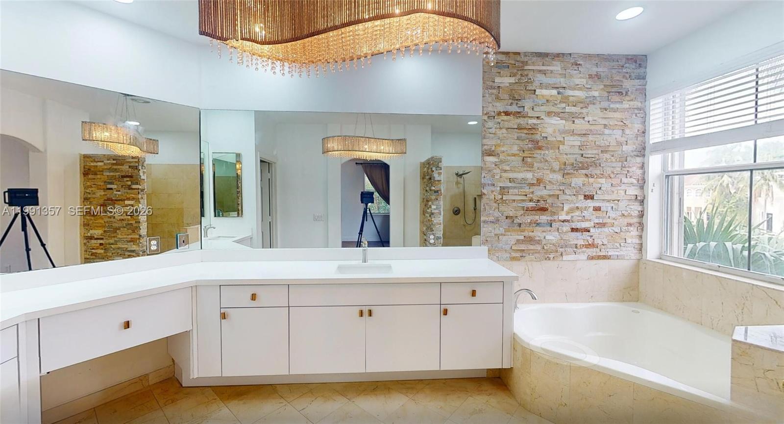 Photo of 949 Harbor Vw N  (949), Hollywood, Florida, 33019 - 