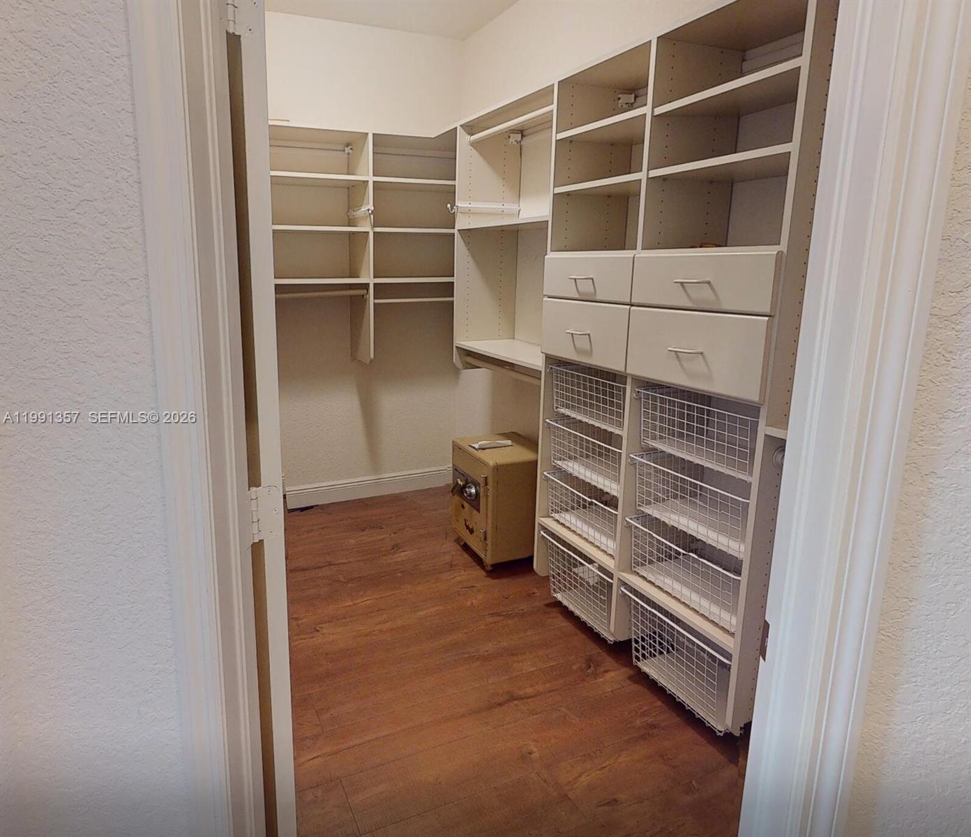 Photo of 949 Harbor Vw N  (949), Hollywood, Florida, 33019 - 