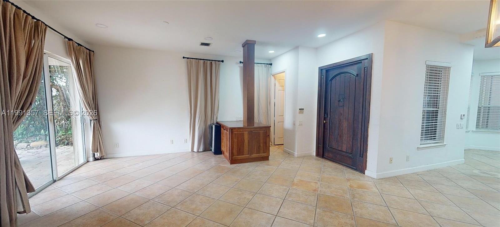 Photo of 949 Harbor Vw N  (949), Hollywood, Florida, 33019 - 