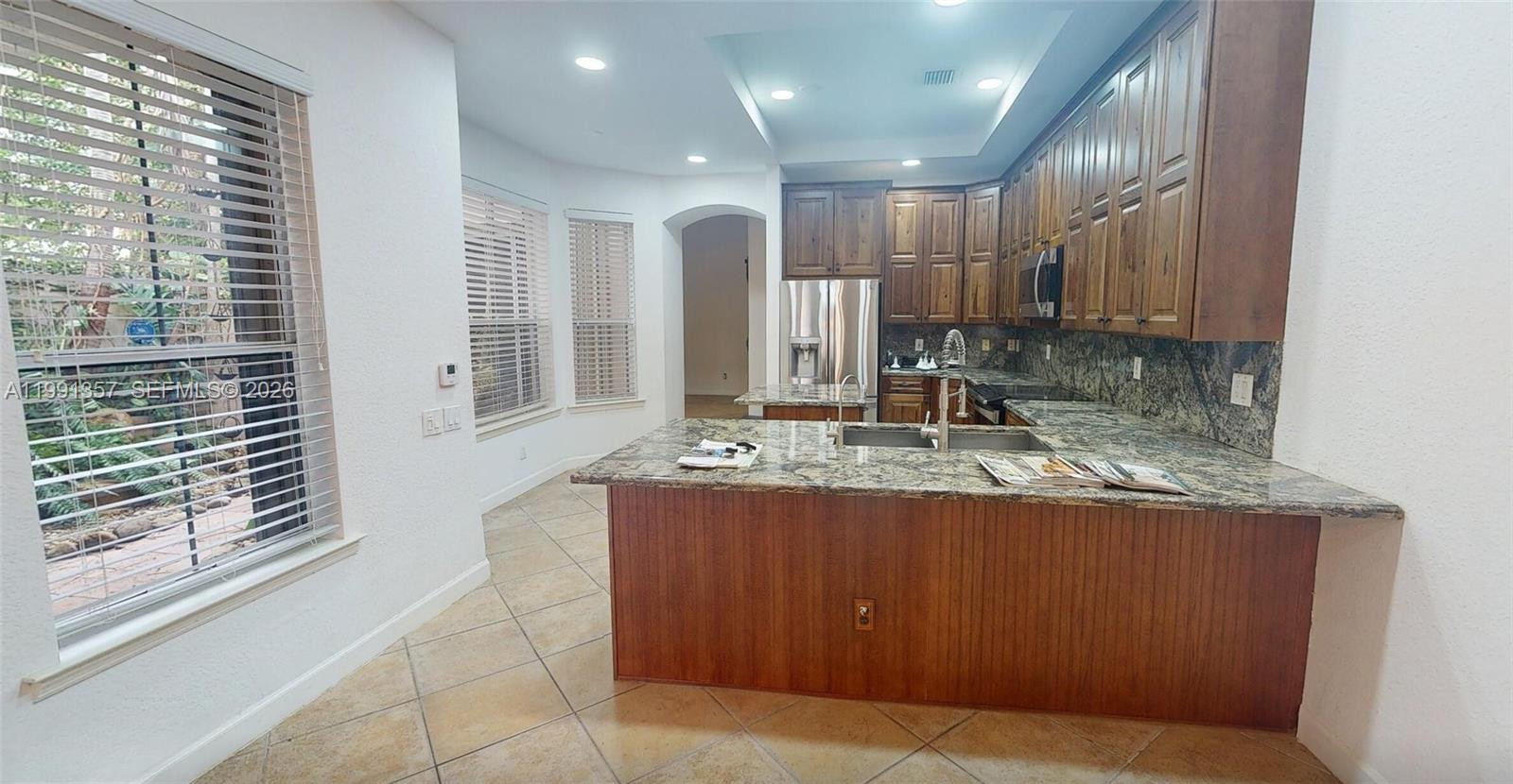 Photo of 949 Harbor Vw N  (949), Hollywood, Florida, 33019 - 