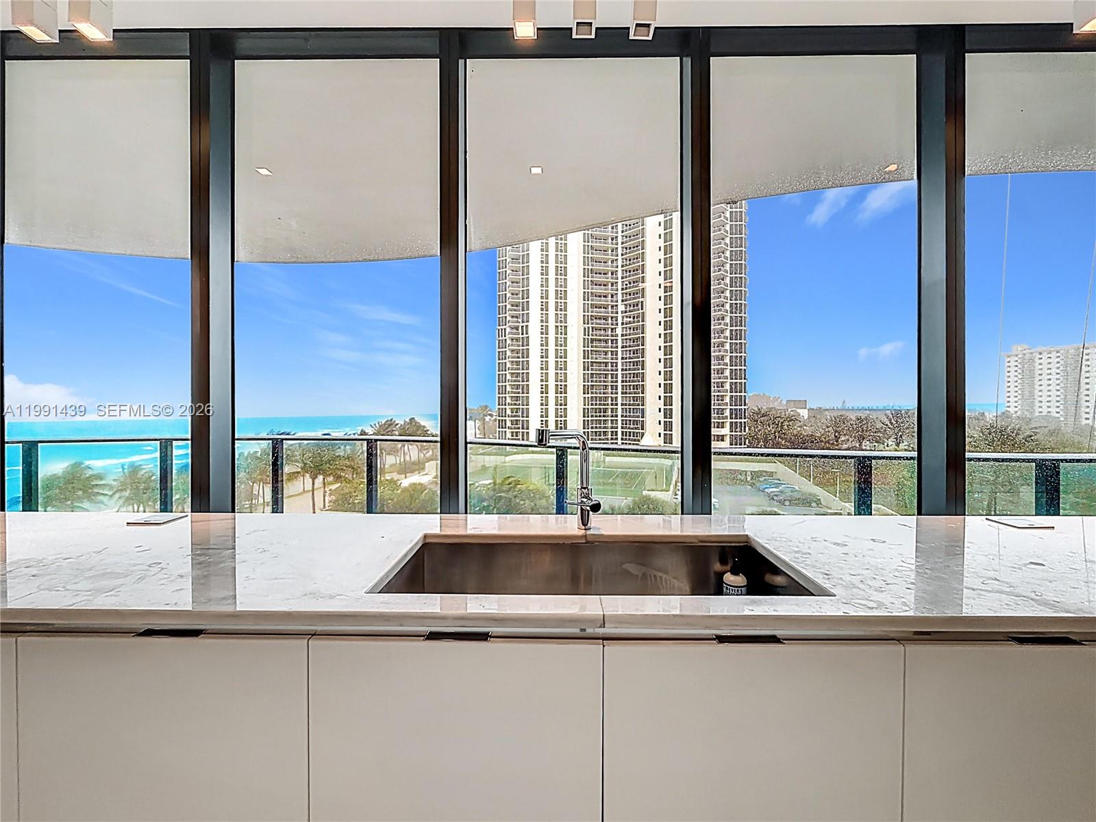 5 4 / 6 4992 sq. ft. $ 2026-03-30 0 foto