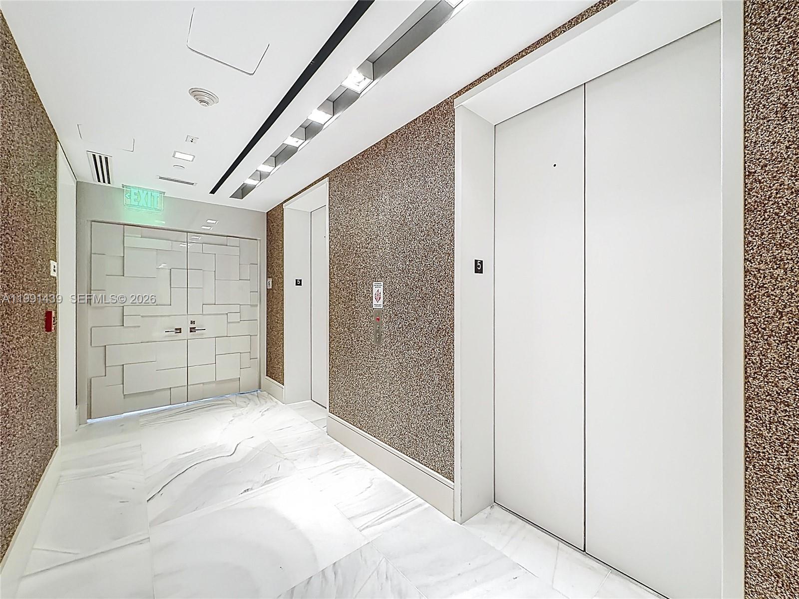 5 4 / 6 4992 sq. ft. $ 2026-03-30 0 foto