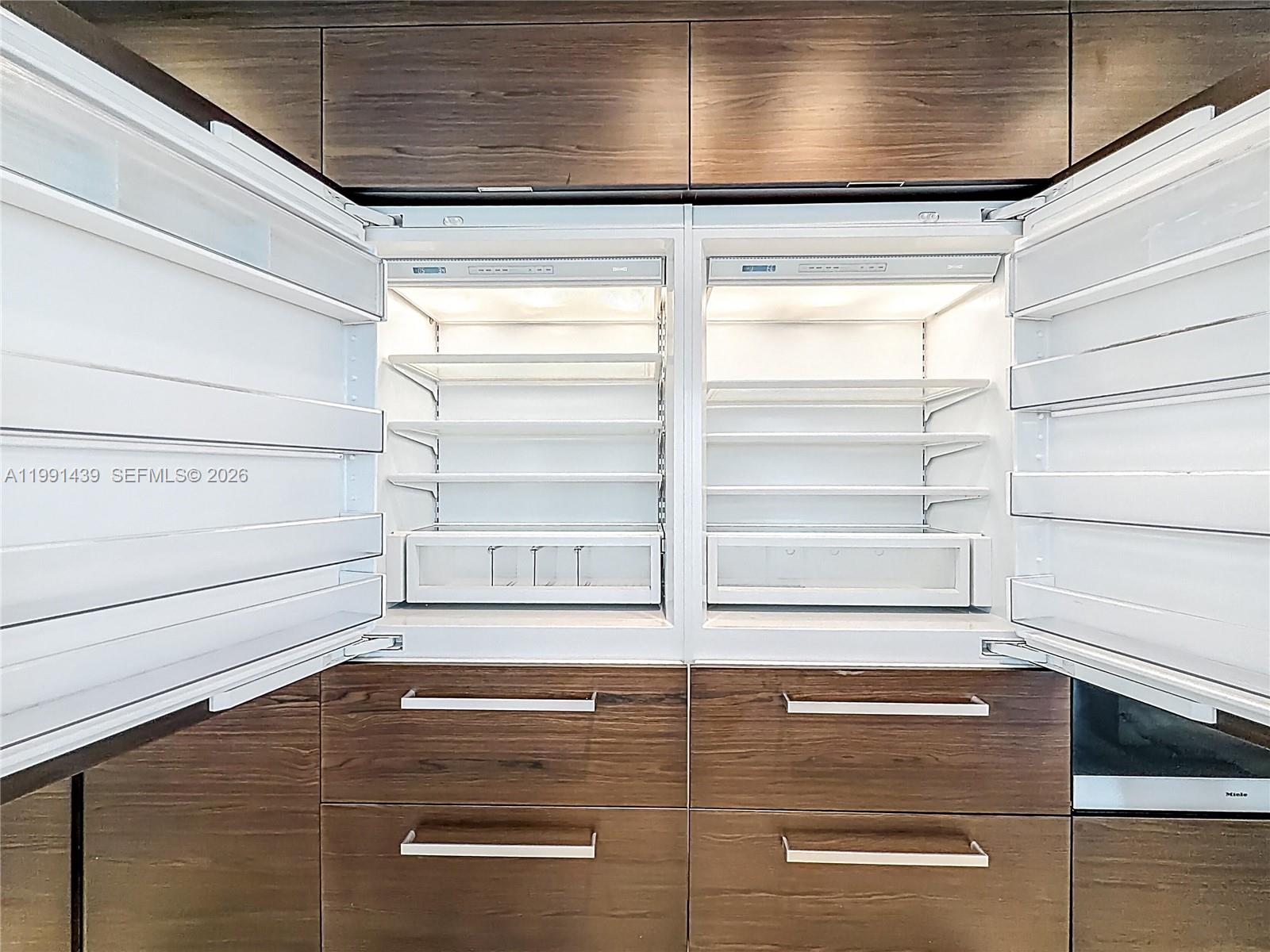 5 4 / 6 4992 sq. ft. $ 2026-03-30 0 foto