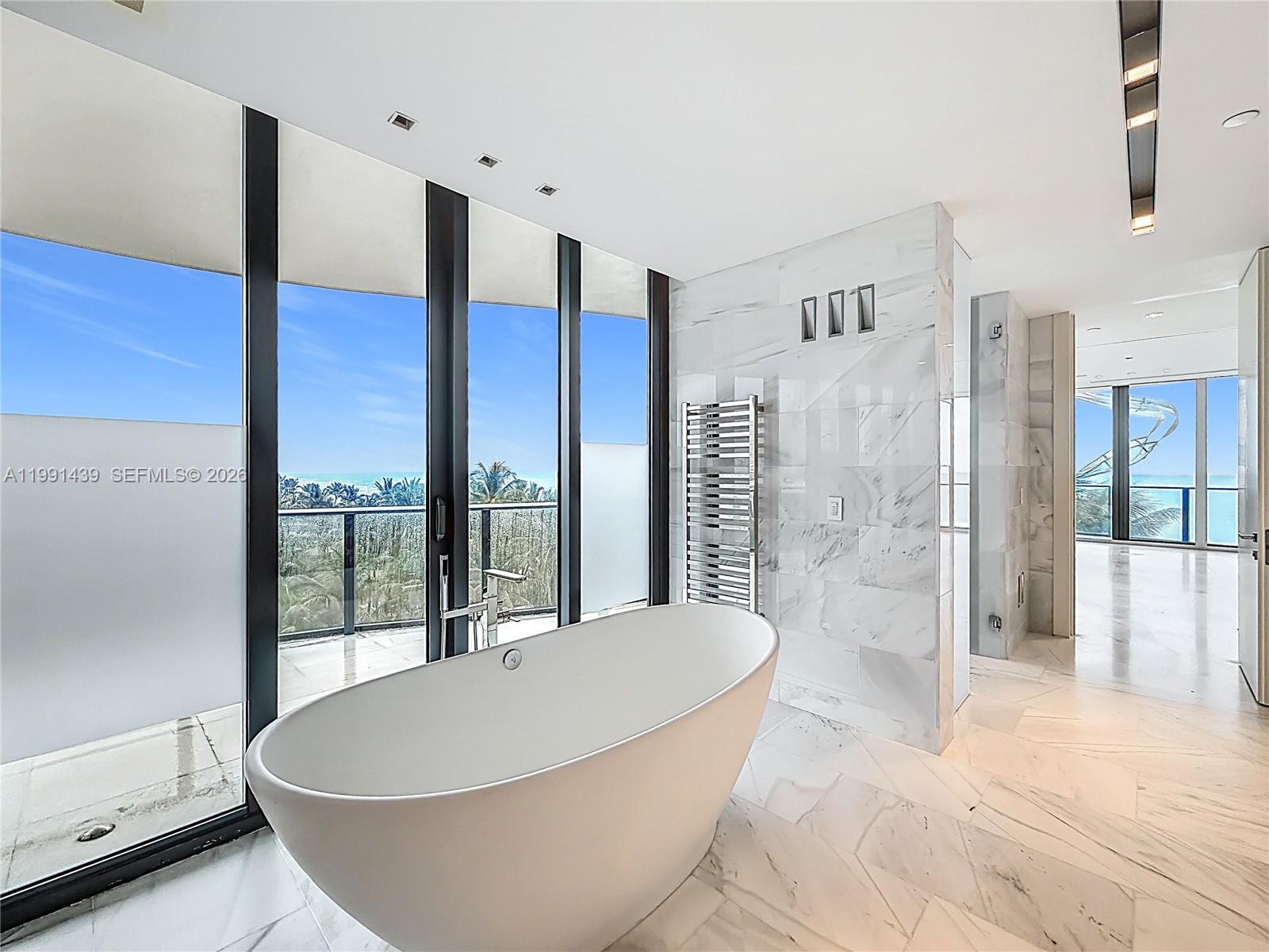 5 4 / 6 4992 sq. ft. $ 2026-03-30 0 foto